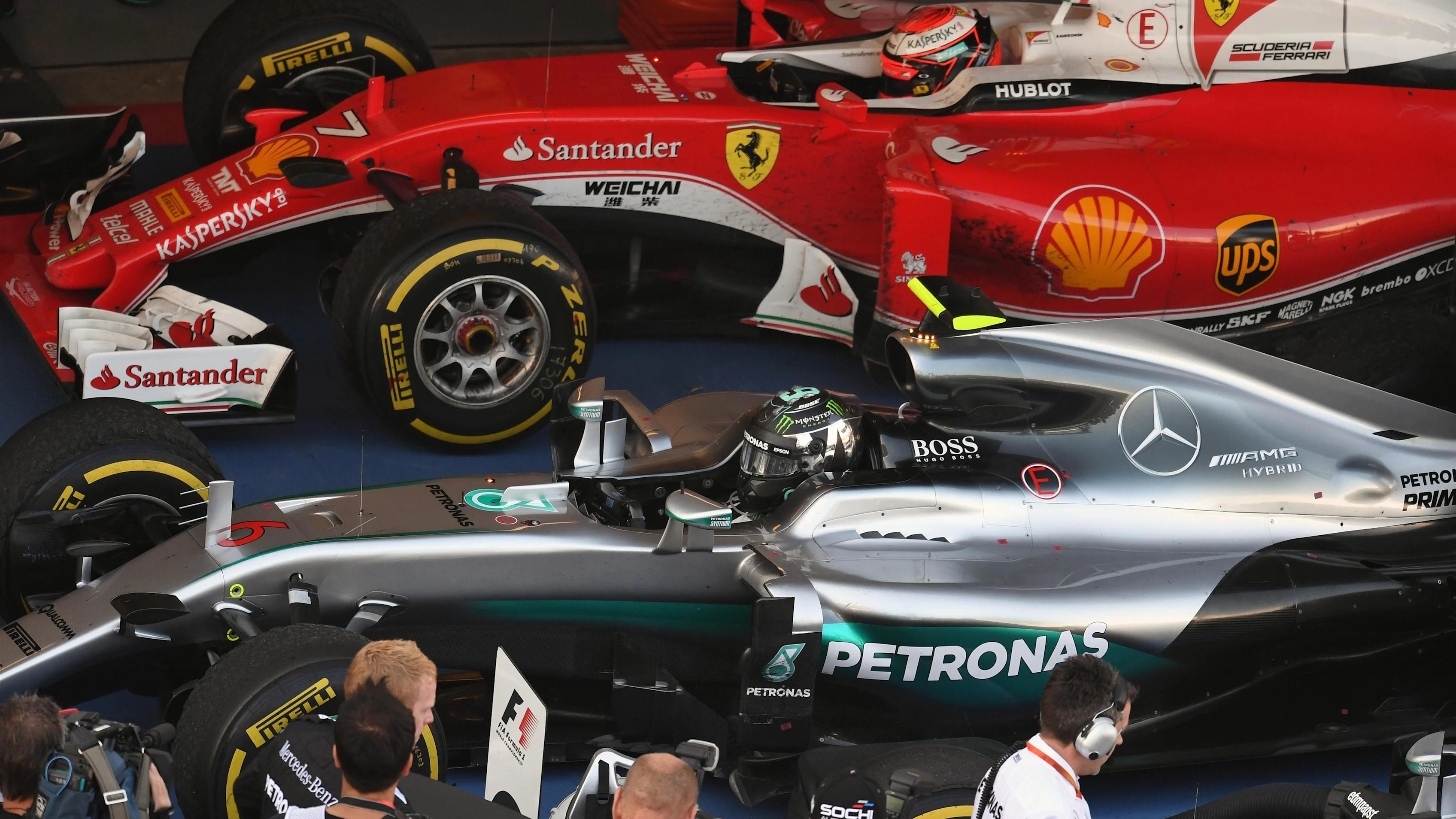 Race winner Nico Rosberg (GER) Mercedes-Benz F1 W07 Hybrid and Kimi Raikkonen (FIN) Ferrari SF16-H