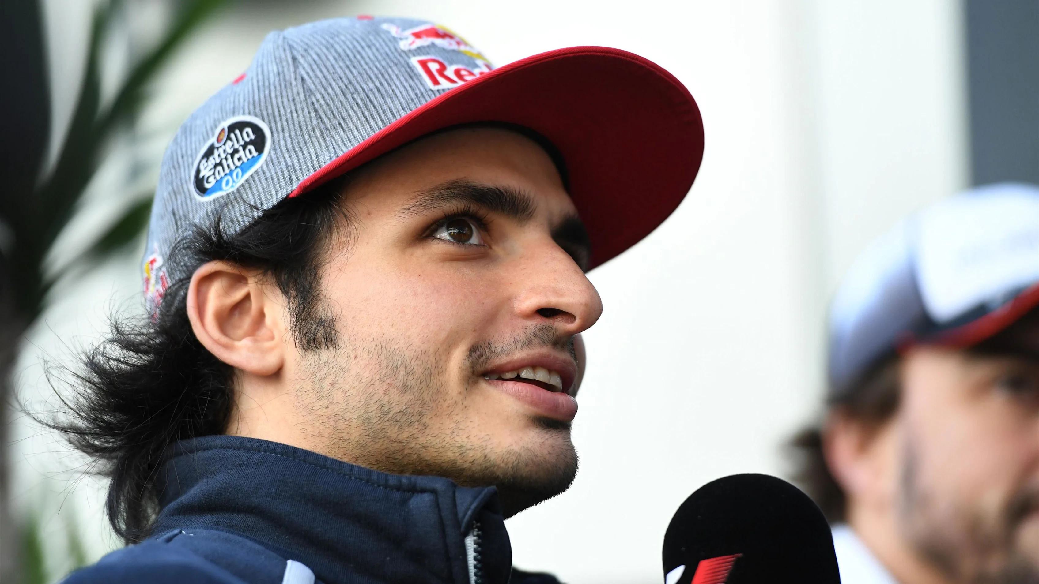 Carlos Sainz jr (ESP) Scuderia Toro Rosso and Fernando Alonso (ESP) McLaren at Formula One World