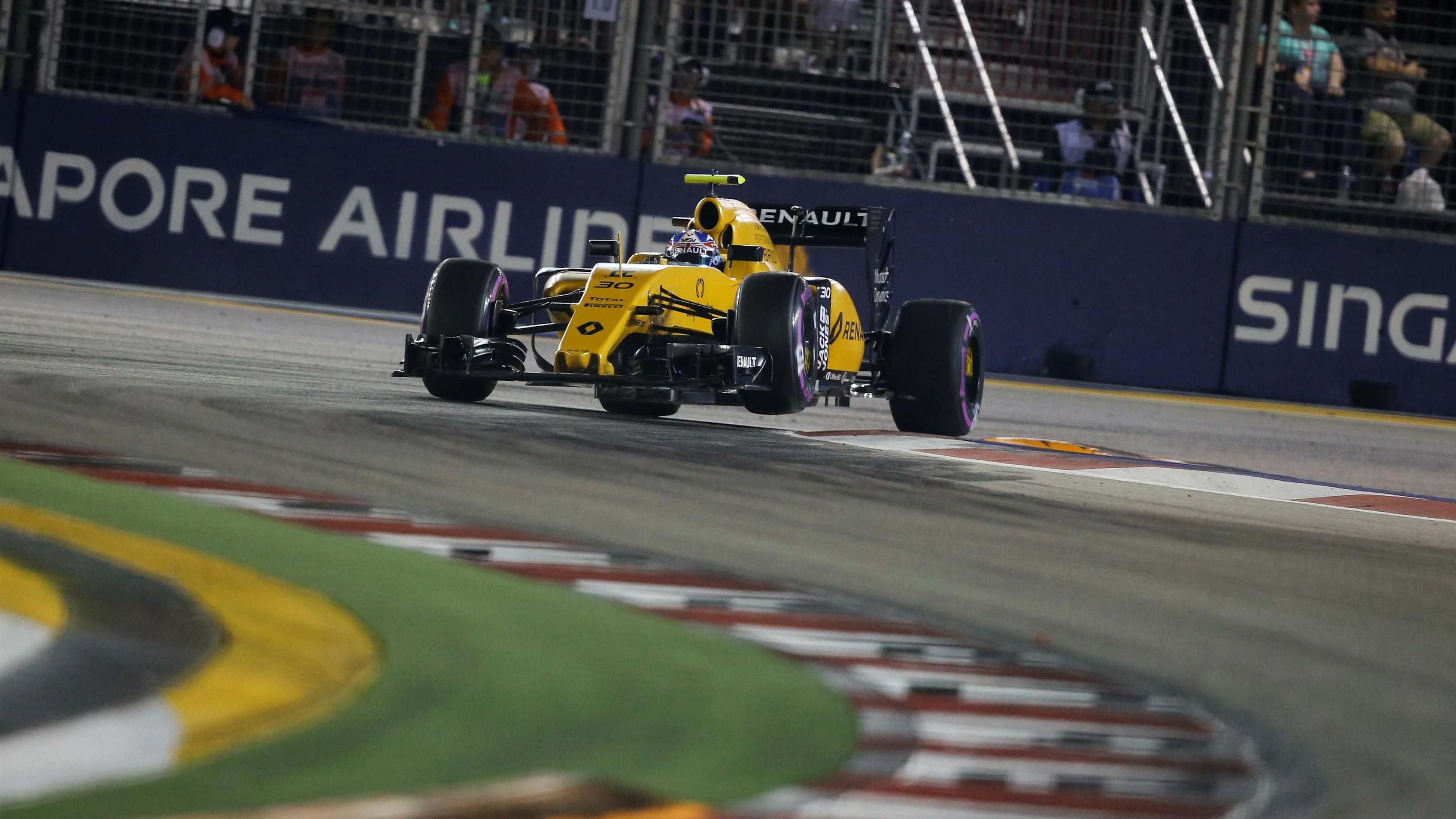 Jolyon Palmer (GBR) Renault Sport F1 Team RS16 at Formula One World Championship, Rd15, Singapore Grand Prix, Qualifying, Marina Bay Street Circuit, Singapore, Saturday 17 September 2016. © Sutton Images