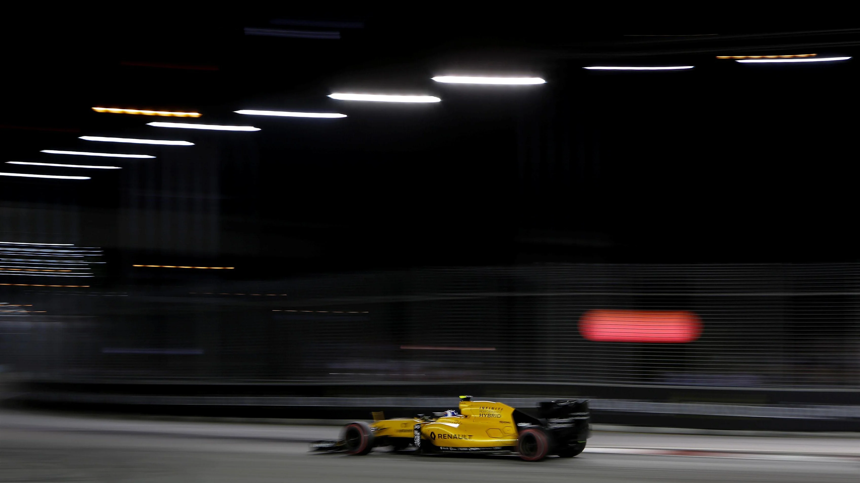 Jolyon Palmer (GBR) Renault Sport F1 Team RS16 at Formula One World Championship, Rd15, Singapore Grand Prix, Race, Marina Bay Street Circuit, Singapore, Sunday 18 September 2016. © Sutton Images