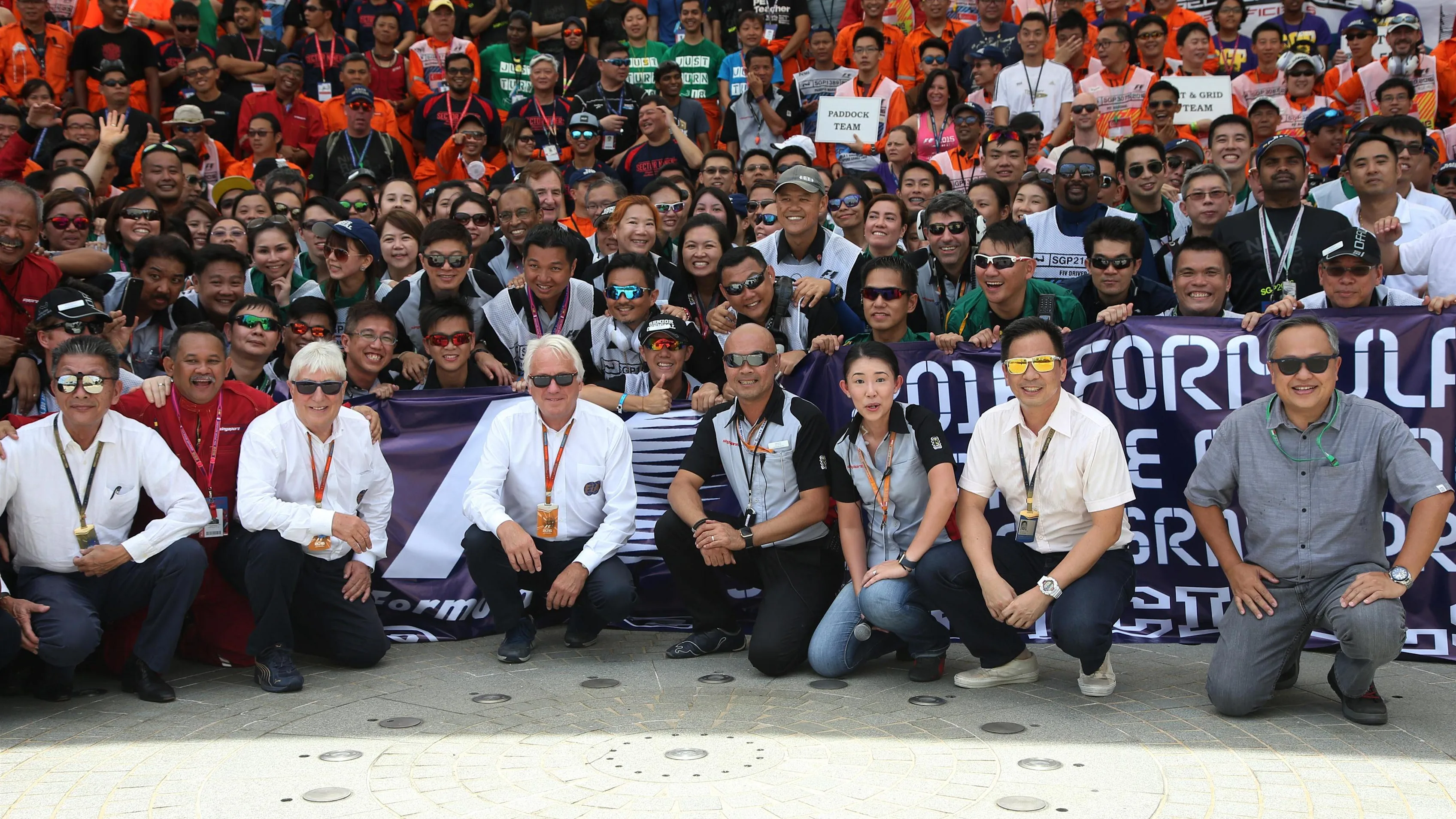 Herbie Blash (GBR) FIA Delegate is wished a happy retirement by the SGP at Formula One World Championship, Rd15, Singapore Grand Prix, Race, Marina Bay Street Circuit, Singapore, Sunday 18 September 2016. © Sutton Images