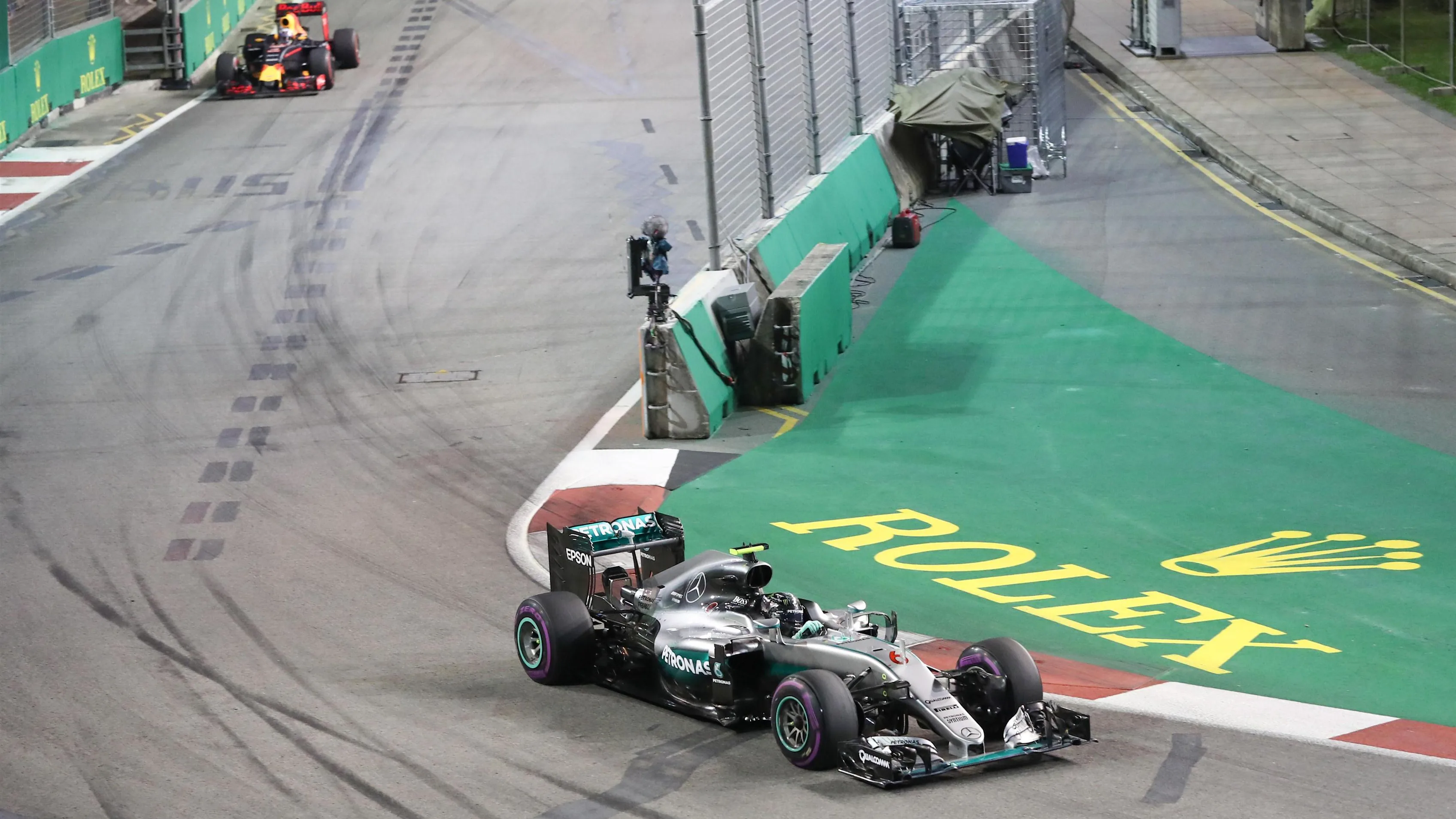 Nico Rosberg (GER) Mercedes-Benz F1 W07 Hybrid at Formula One World Championship, Rd15, Singapore
