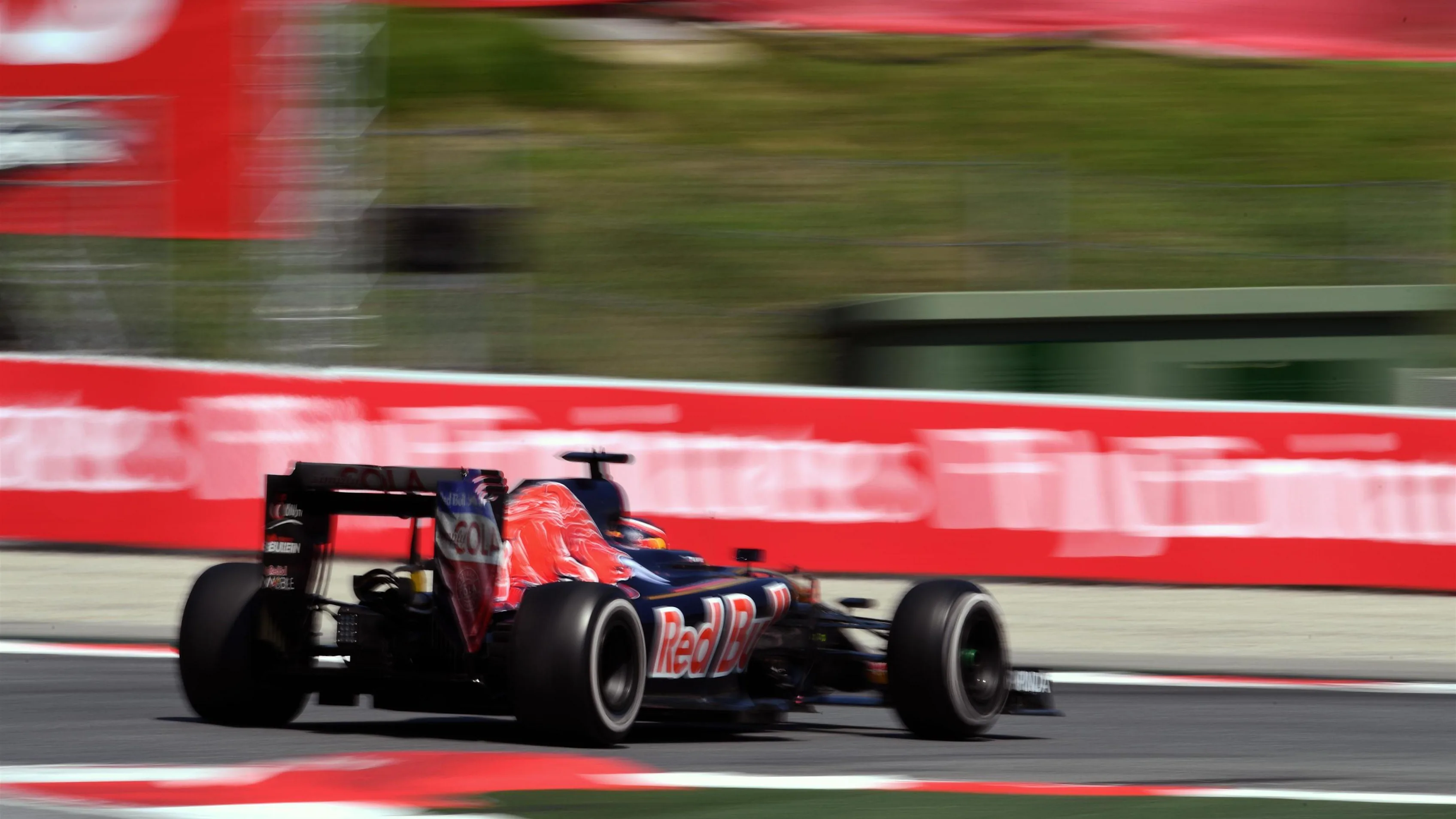 Daniil Kvyat (RUS) Scuderia Toro Rosso STR11 at Formula One World Championship, Rd5, Spanish Grand Prix, Race, Barcelona, Spain, Sunday 15 May 2016. © Sutton Motorsport Images