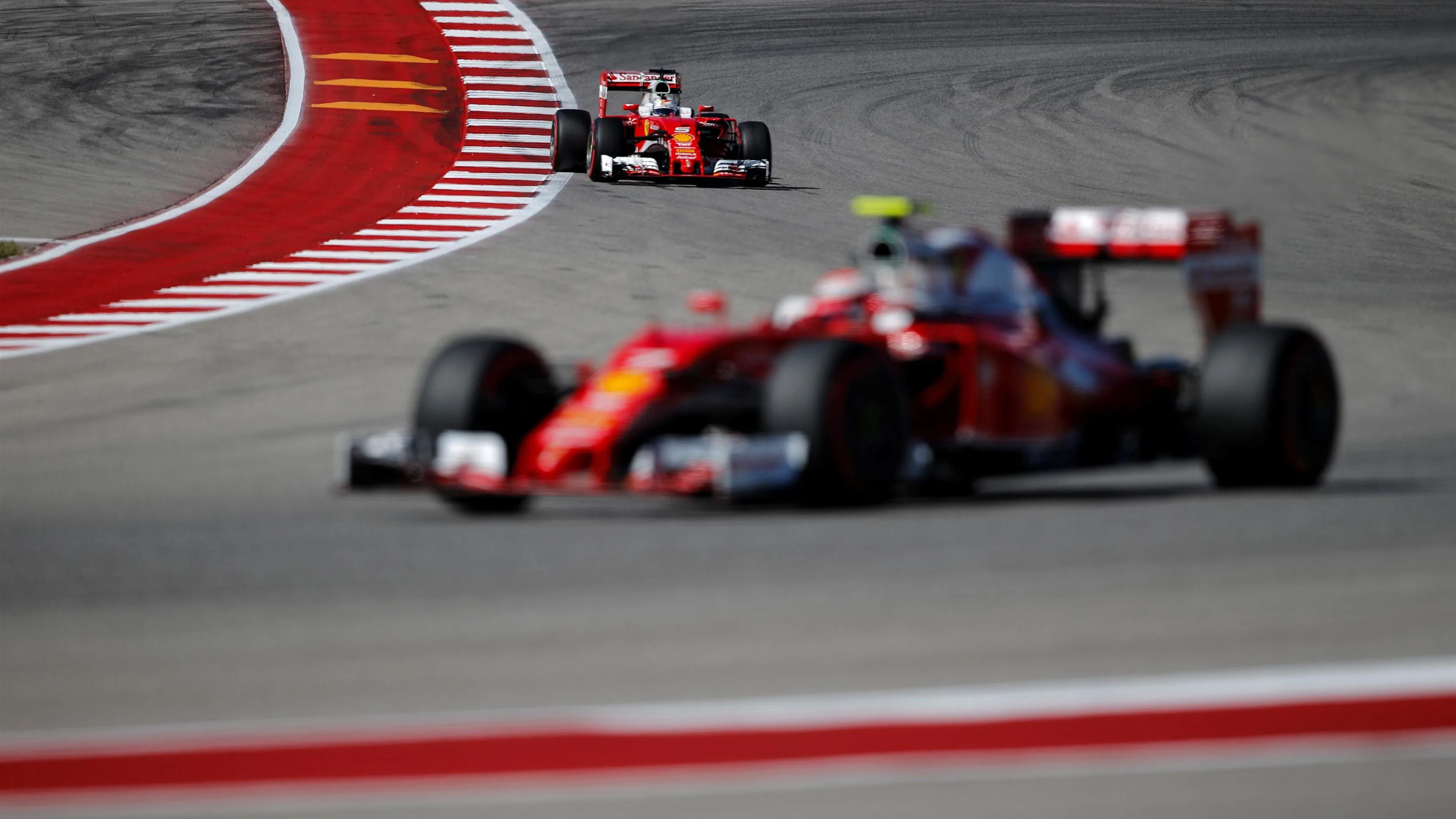 Kimi Raikkonen (FIN) Ferrari SF16-H and Sebastian Vettel (GER) Ferrari SF16-H at Formula One World