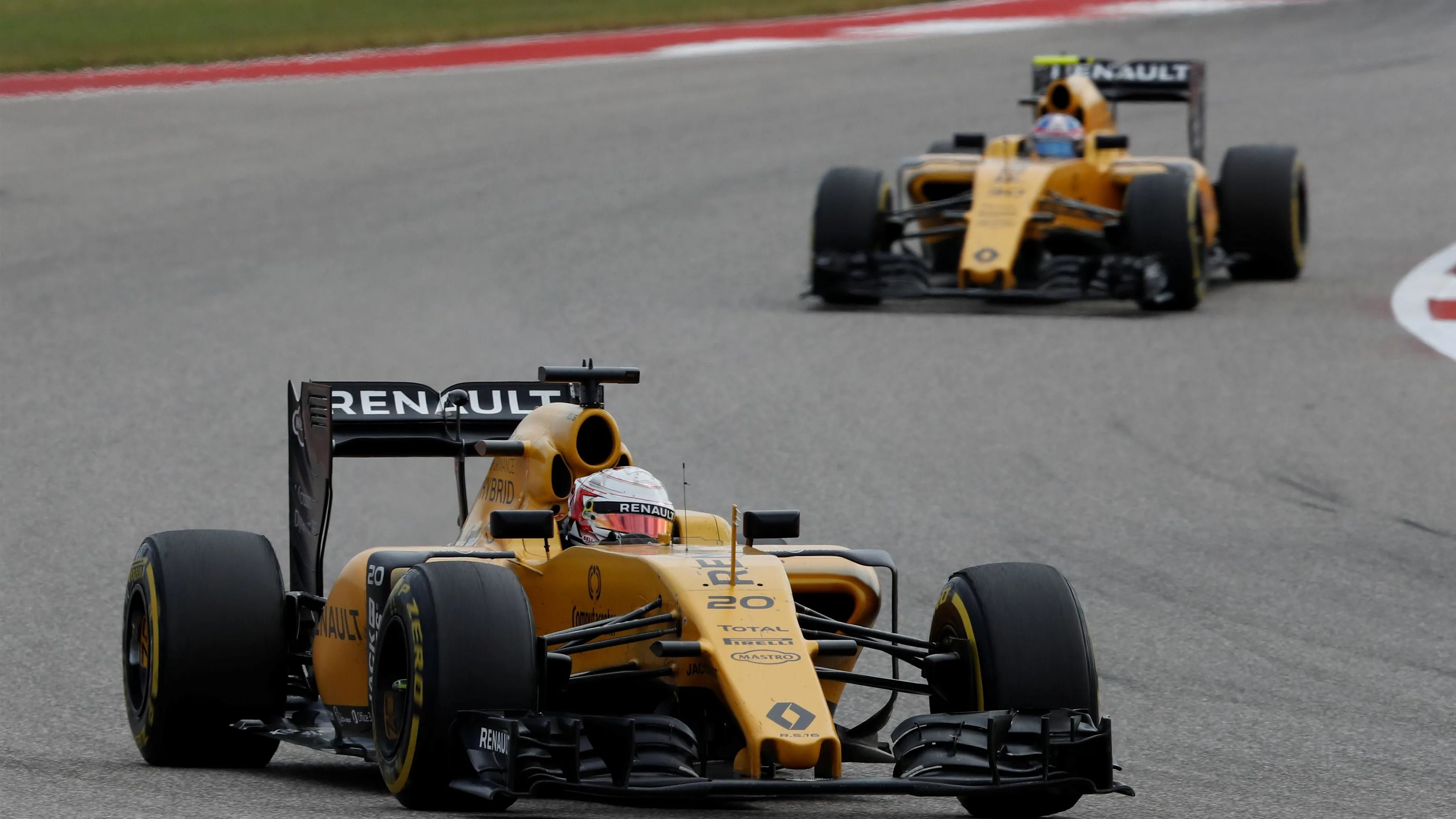 Kevin Magnussen (DEN) Renault Sport F1 Team RS16 and Jolyon Palmer (GBR) Renault Sport F1 Team RS16 at Formula One World Championship, Rd18, United States Grand Prix, Race, Circuit of the Americas, Austin, Texas, USA, Sunday 23 October 2016. © Sutton Images