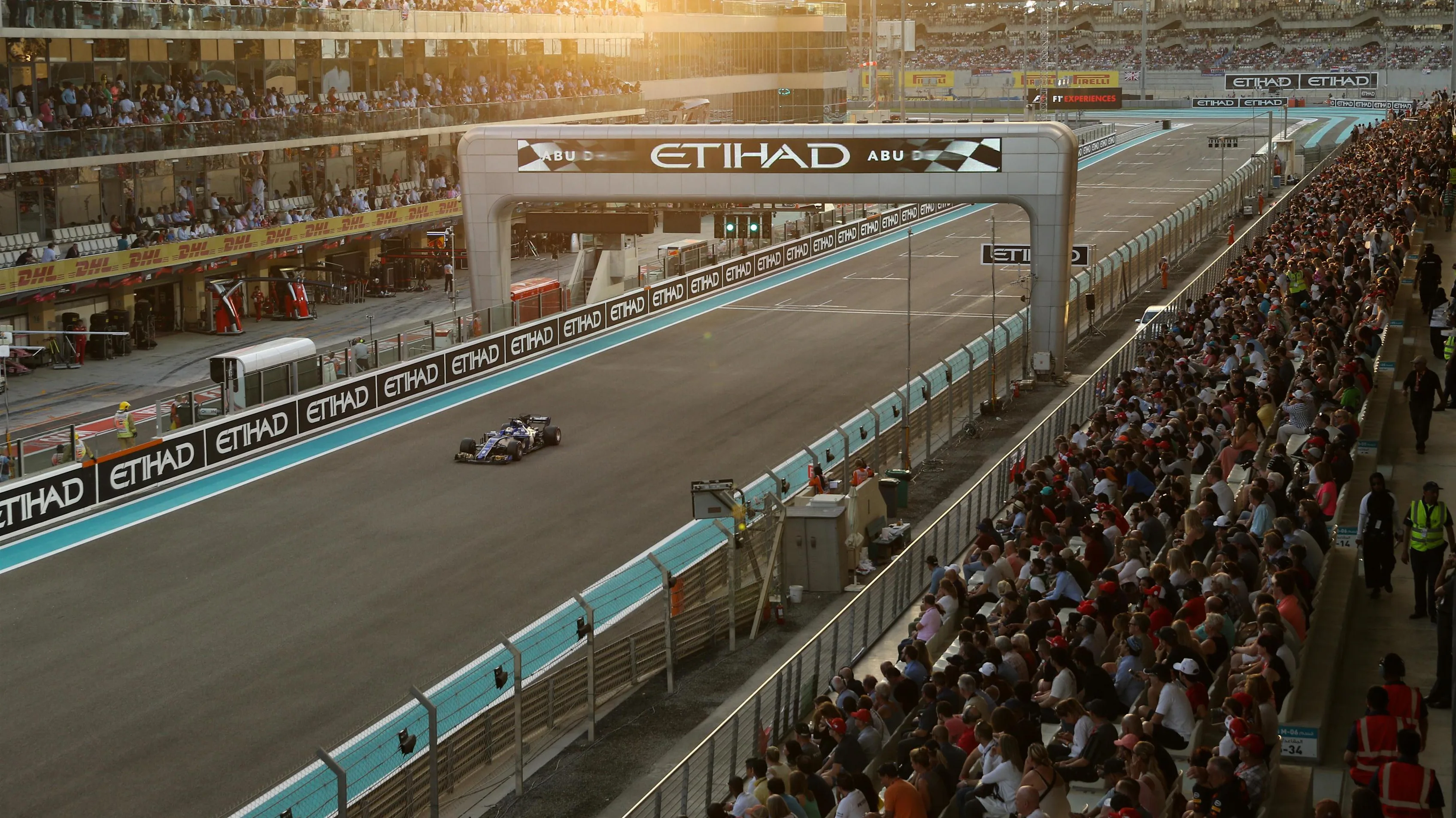Marcus Ericsson (SWE) Sauber C36 at Formula One World Championship, Rd20, Abu Dhabi Grand Prix,