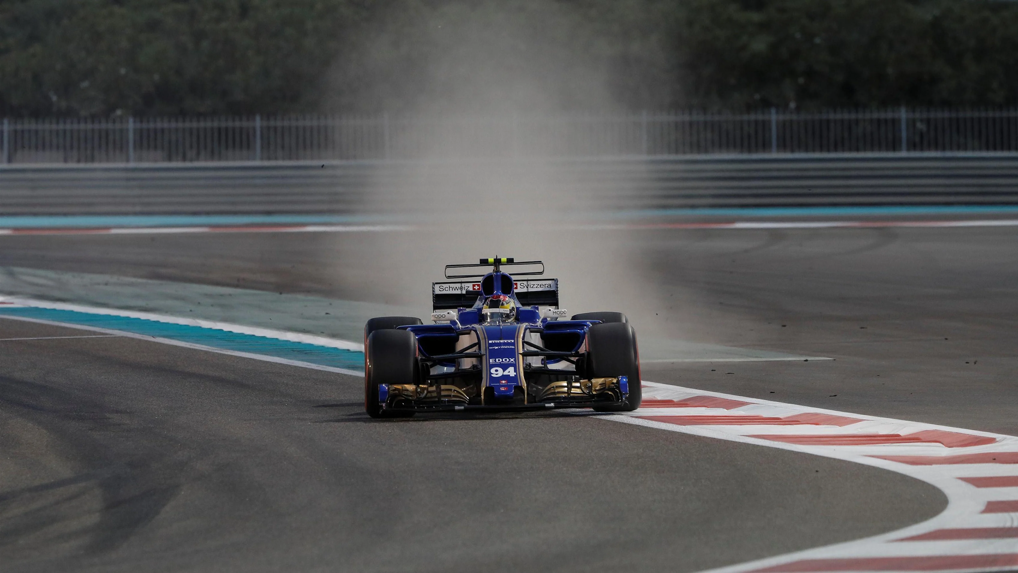 Pascal Wehrlein (GER) Sauber C36 runs wide at Formula One World Championship, Rd20, Abu Dhabi Grand Prix, Race, Yas Marina Circuit, Abu Dhabi, UAE, Sunday 26 November 2017. © James Gasperotti/Sutton Images