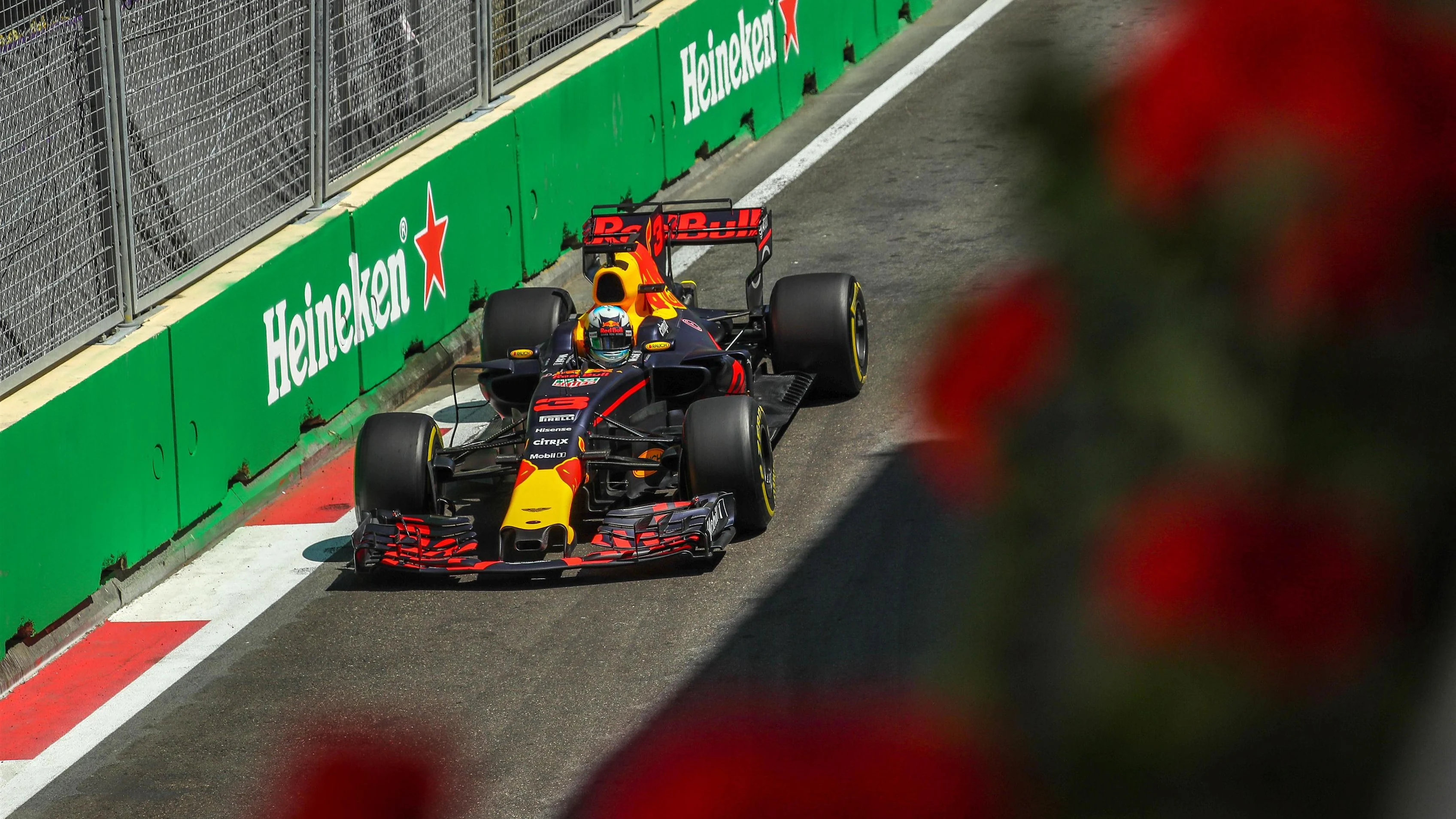 Daniel Ricciardo (AUS) Red Bull Racing RB13 at Formula One World Championship, Rd8, Azerbaijan