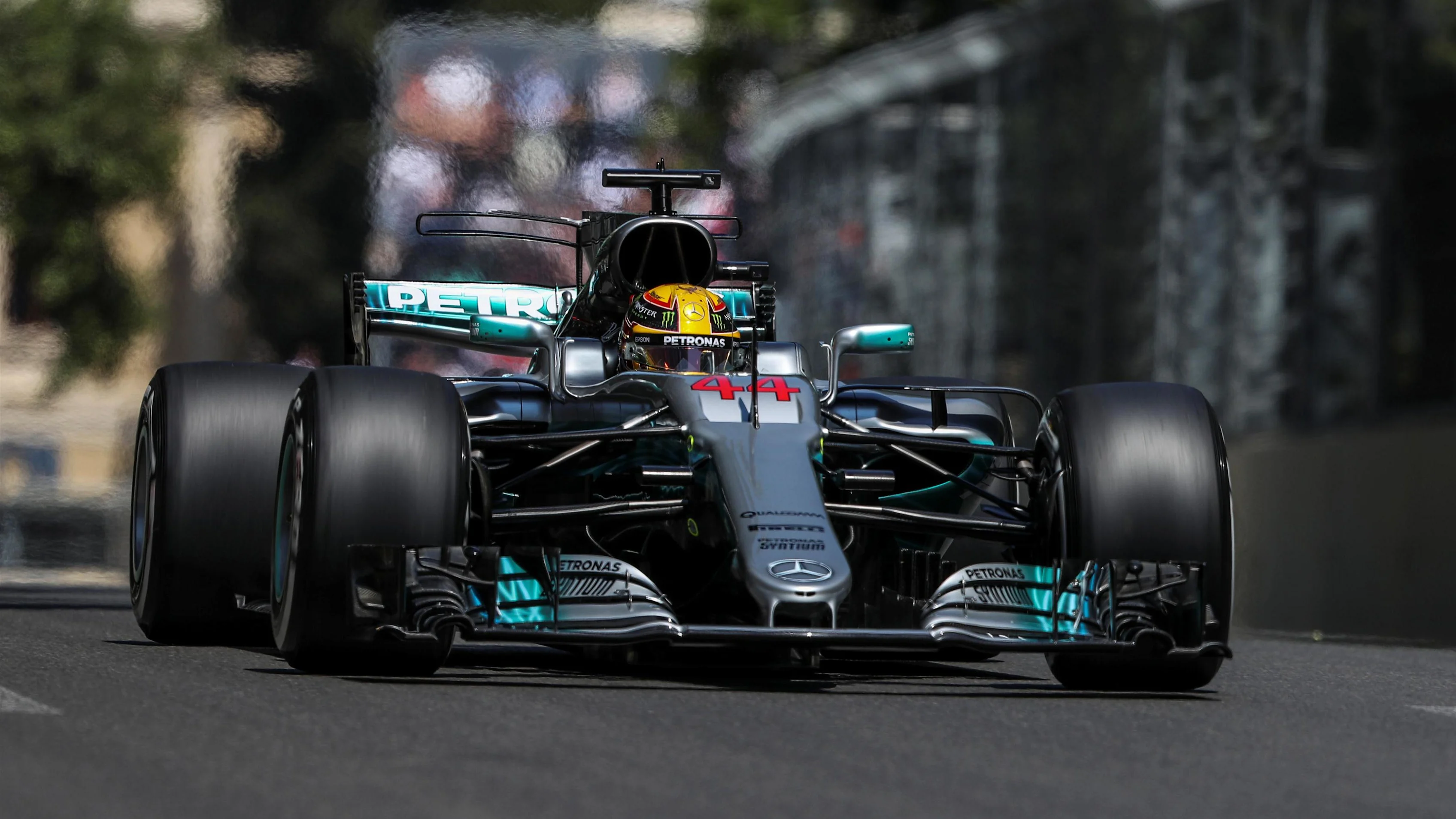 Lewis Hamilton (GBR) Mercedes-Benz F1 W08 Hybrid at Formula One World Championship, Rd8, Azerbaijan