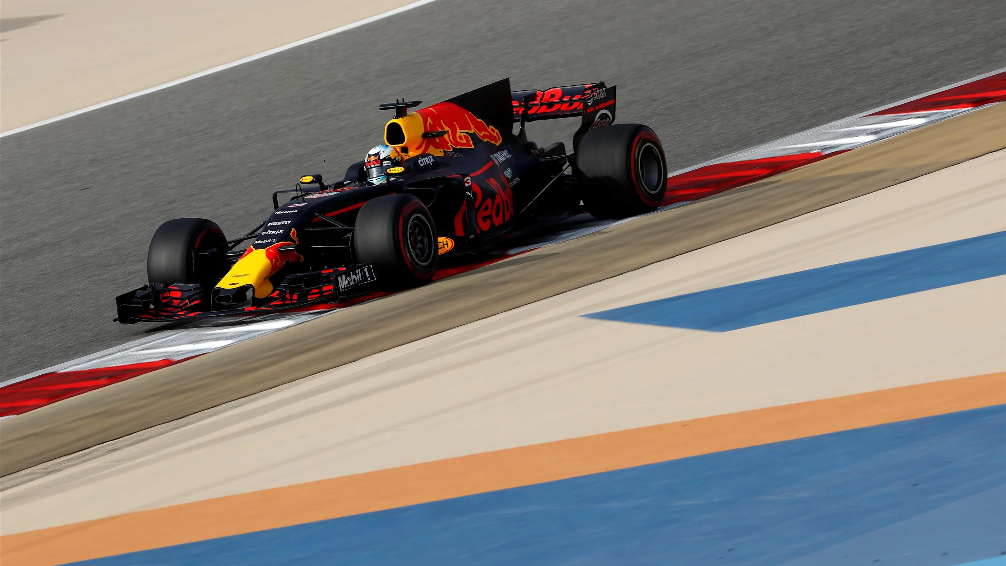 Daniel Ricciardo (AUS) Red Bull Racing RB13 at Formula One World Championship, Rd3, Bahrain Grand Prix Qualifying, Bahrain International Circuit, Sakhir, Bahrain, Saturday 15 April 2017. © Sutton Motorsport Images
