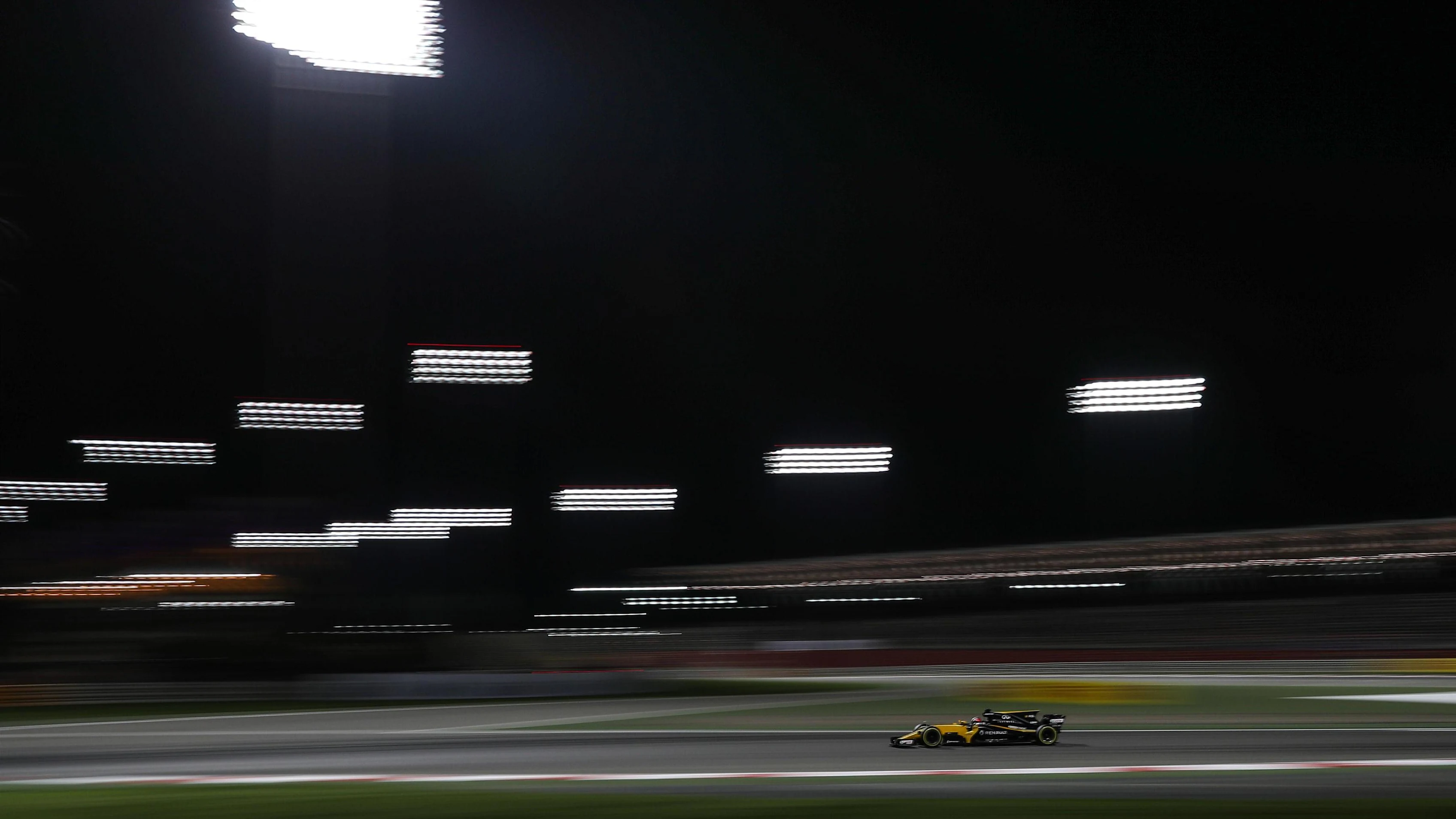 Nico Hulkenberg (GER) Renault Sport F1 Team RS17 at Formula One World Championship, Rd3, Bahrain Grand Prix Race, Bahrain International Circuit, Sakhir, Bahrain, Sunday 16 April 2017. © Sutton Motorsport Images