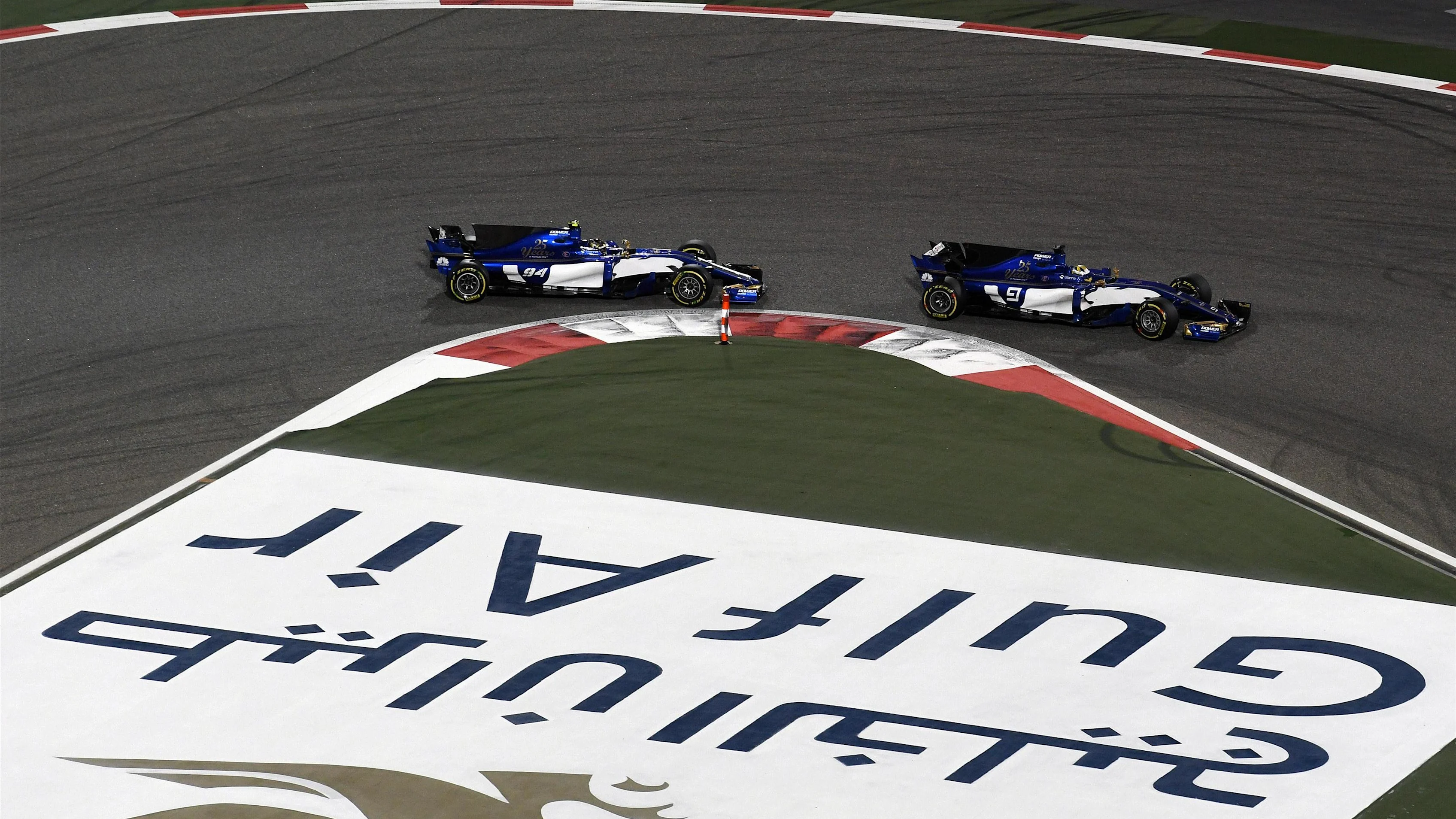 Marcus Ericsson (SWE) Sauber C36 and Pascal Wehrlein (GER) Sauber C36 at Formula One World