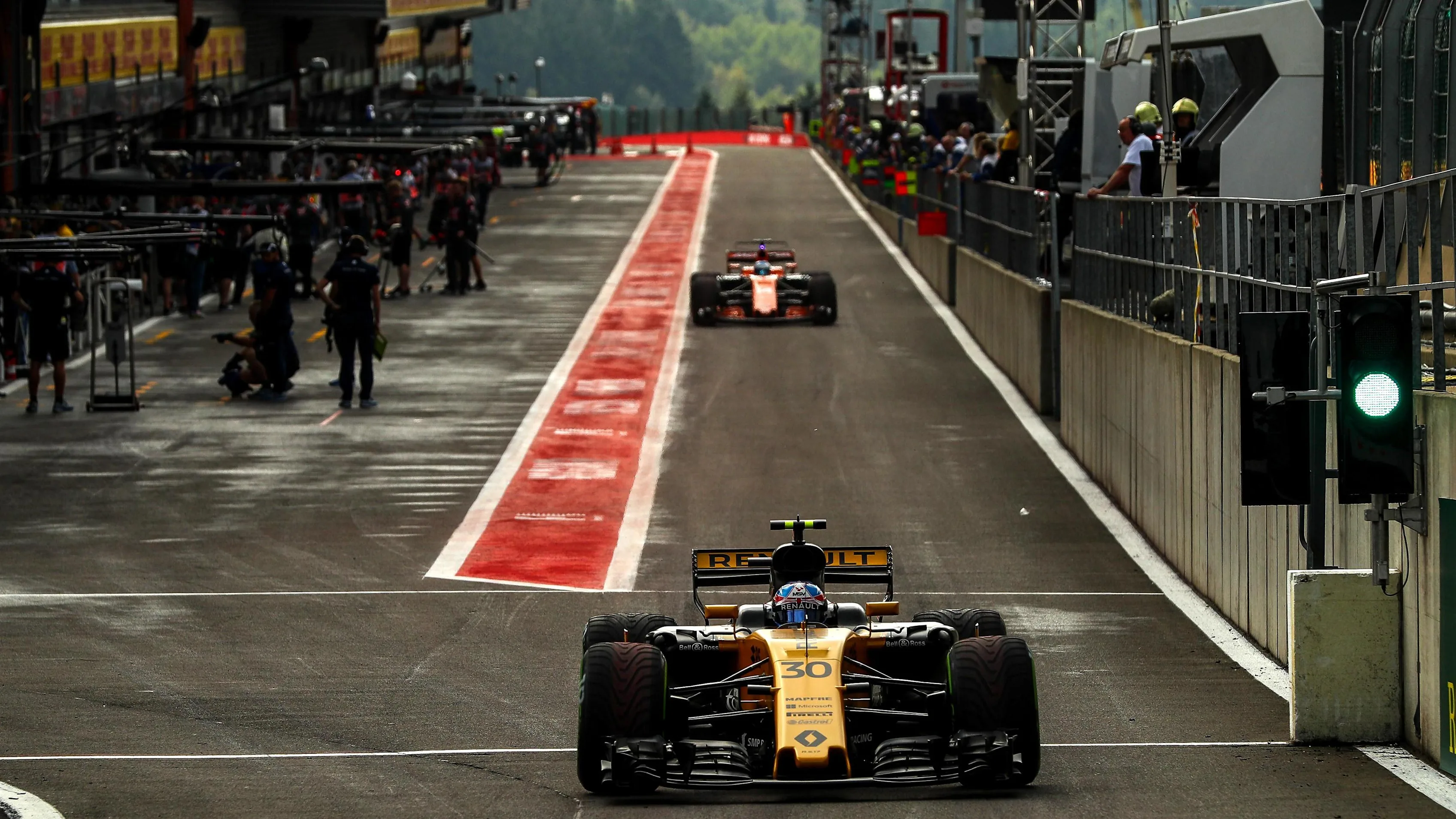 Jolyon Palmer (GBR) Renault Sport F1 Team RS17 at Formula One World Championship, Rd12, Belgian