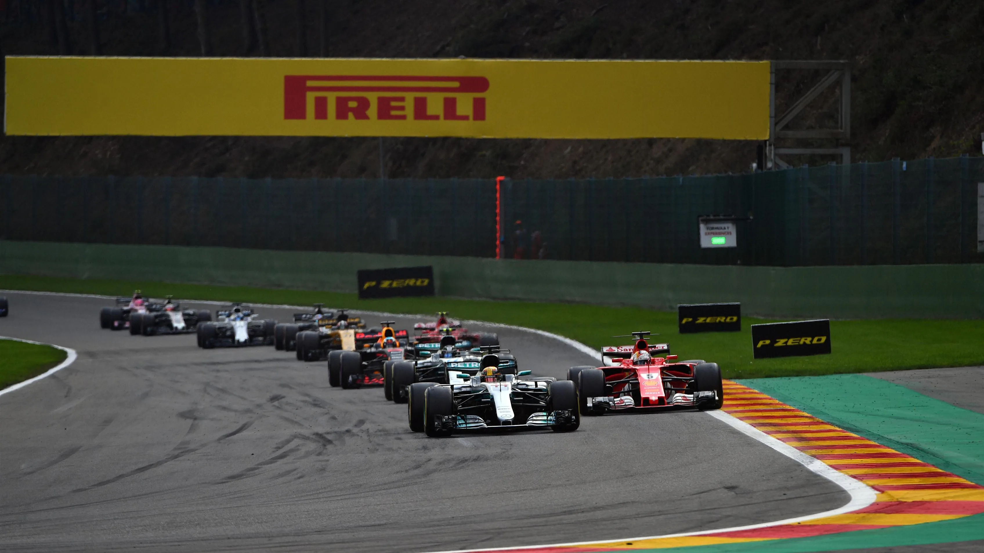 Lewis Hamilton (GBR) Mercedes-Benz F1 W08 Hybrid and Sebastian Vettel (GER) Ferrari SF70-H at