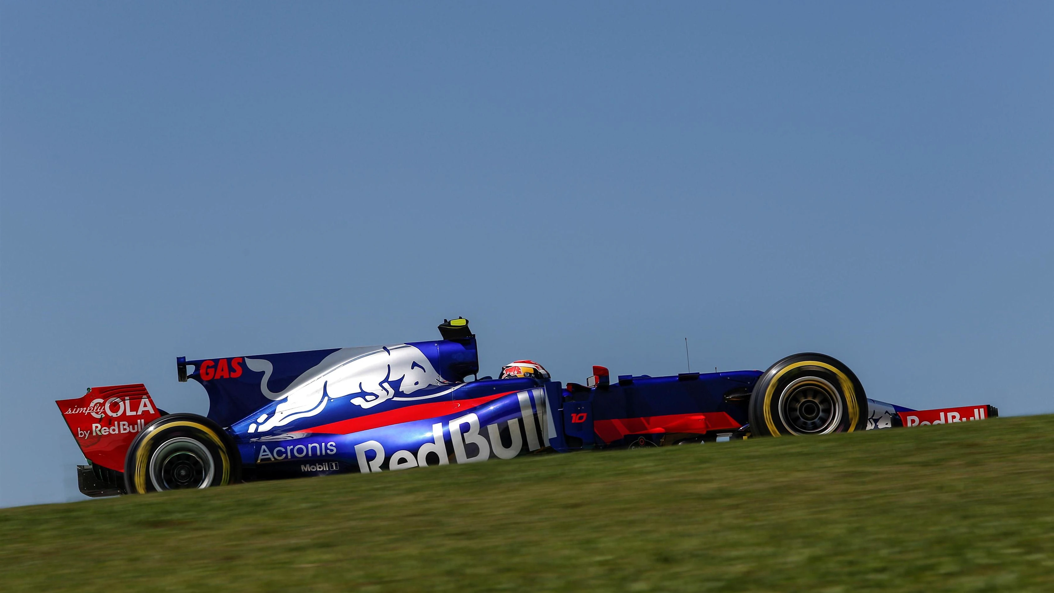 Pierre Gasly (FRA) Scuderia Toro Rosso STR12 at Formula One World Championship, Rd19, Brazilian Grand Prix, Practice, Interlagos, Sao Paulo, Brazil, Friday 10 November 2017. © Manuel Goria/Sutton Images