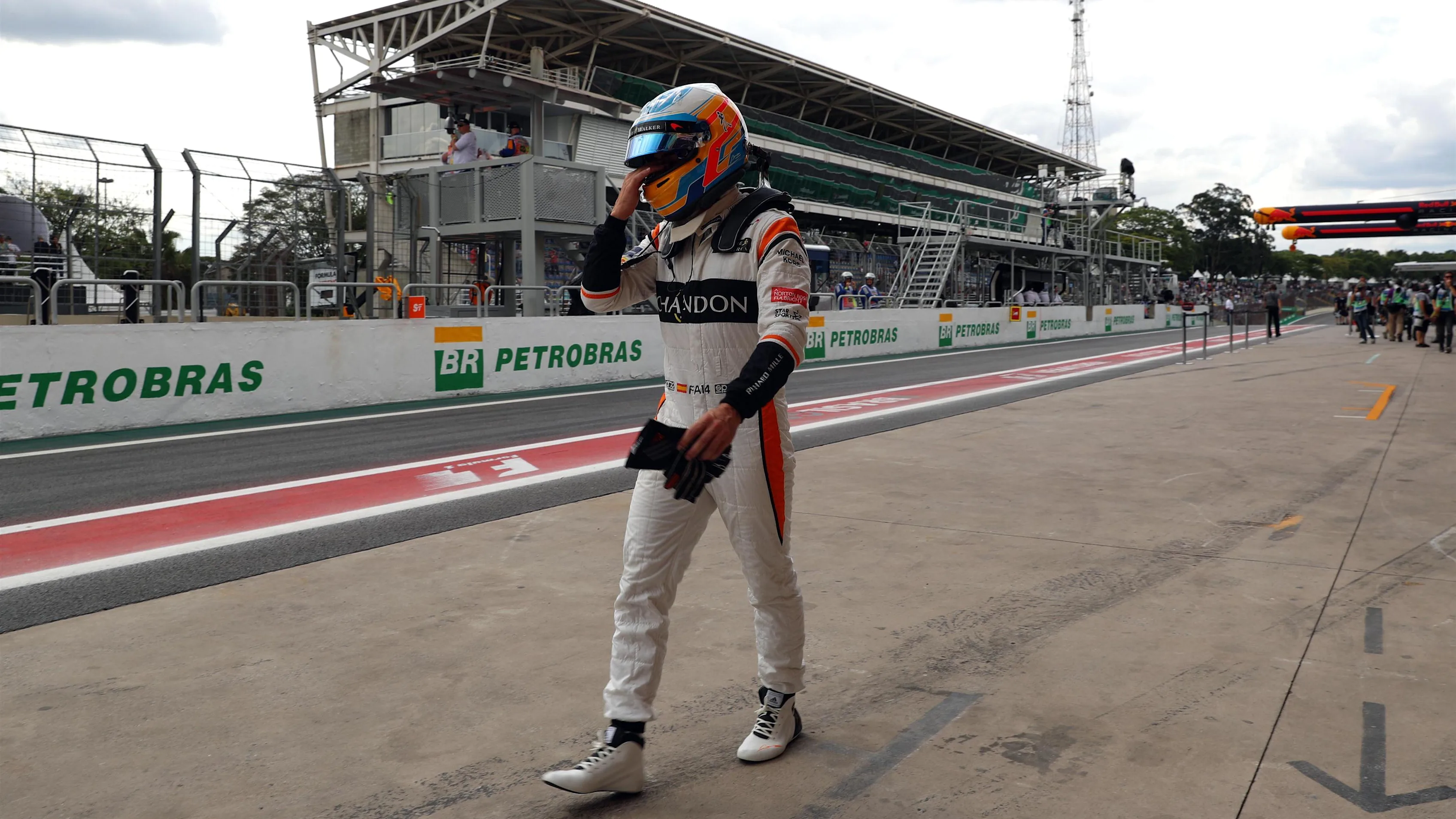 Fernando Alonso (ESP) McLaren at Formula One World Championship, Rd19, Brazilian Grand Prix, Practice, Interlagos, Sao Paulo, Brazil, Friday 10 November 2017. © Kym Illman/Sutton Images