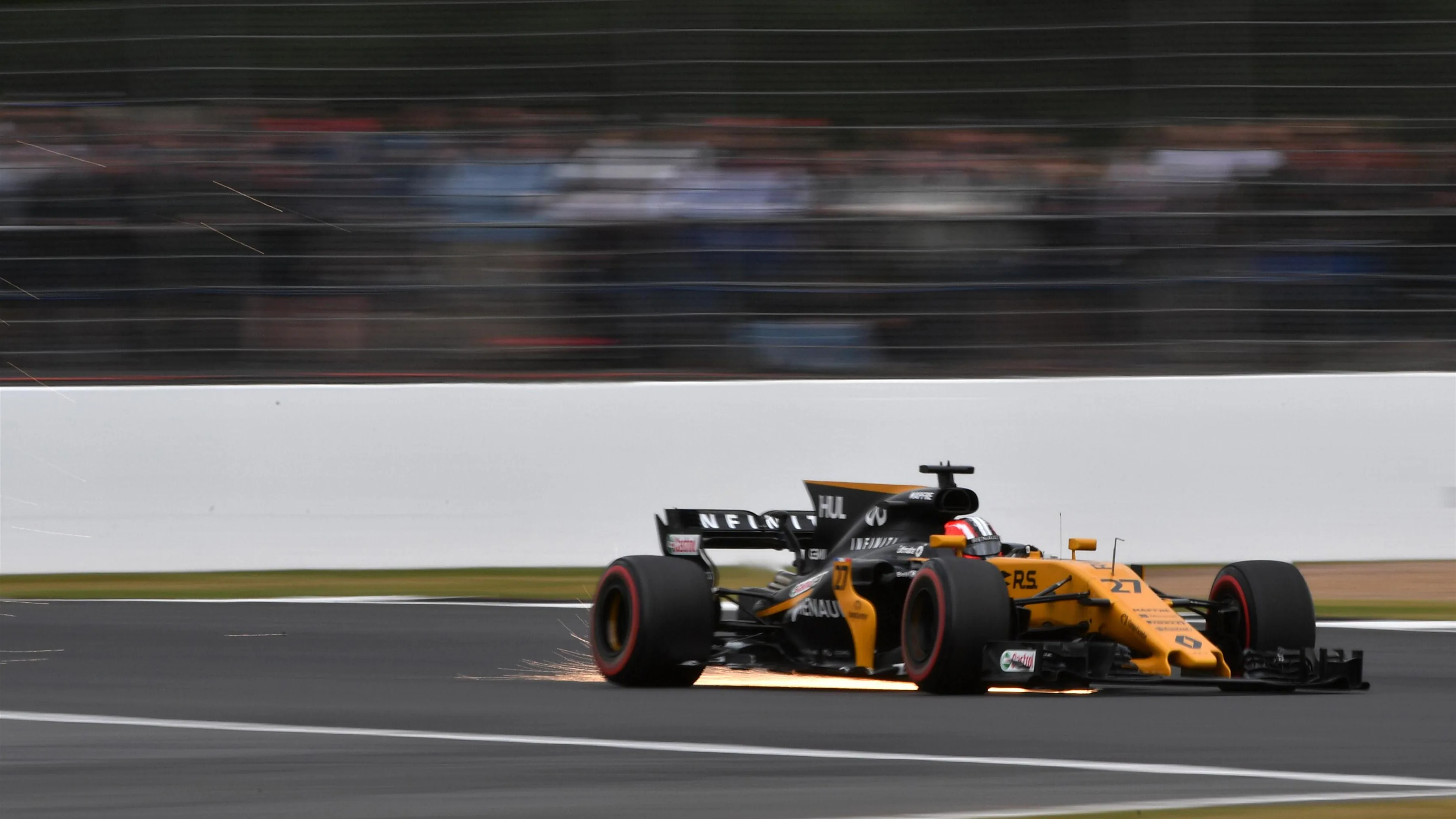 Nico Hulkenberg (GER) Renault Sport F1 Team RS17 at Formula One World Championship, Rd10, British