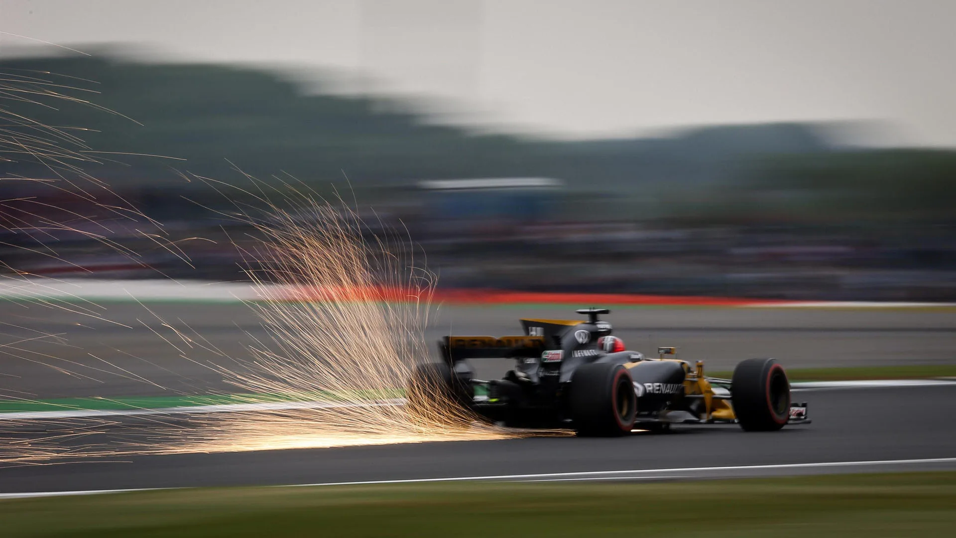 Nico Hulkenberg (GER) Renault Sport F1 Team RS17 at Formula One World Championship, Rd10, British
