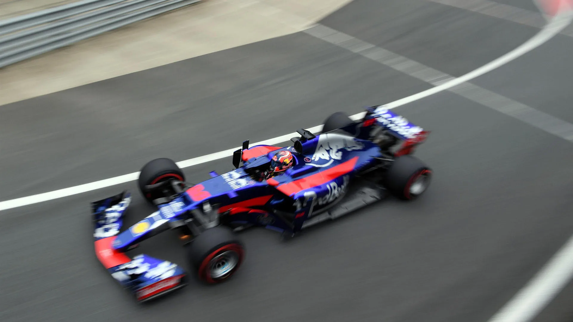 Daniil Kvyat (RUS) Scuderia Toro Rosso STR12 at Formula One World Championship, Rd10, British Grand