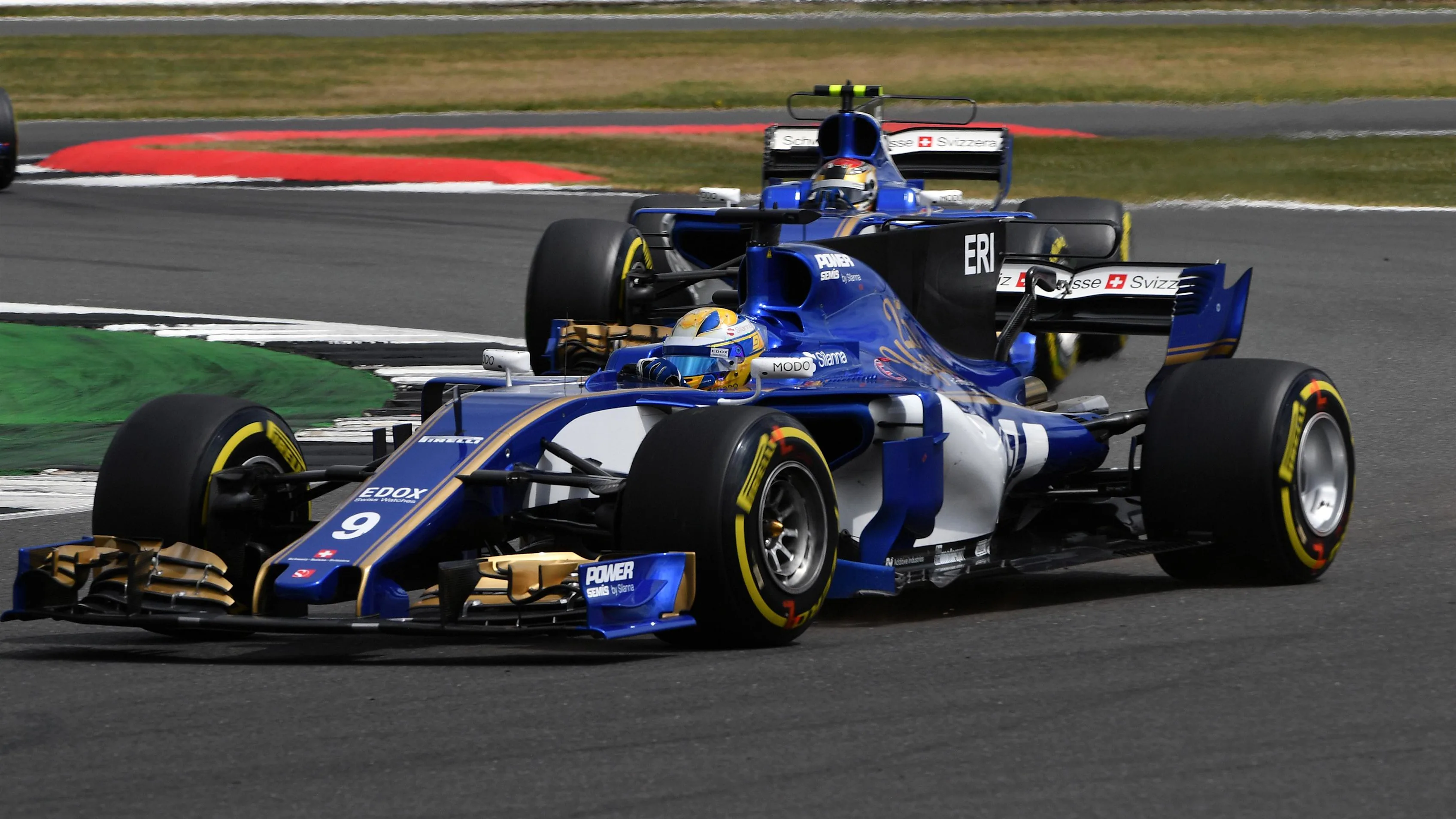 Marcus Ericsson (SWE) Sauber C36 and Pascal Wehrlein (GER) Sauber C36 at Formula One World