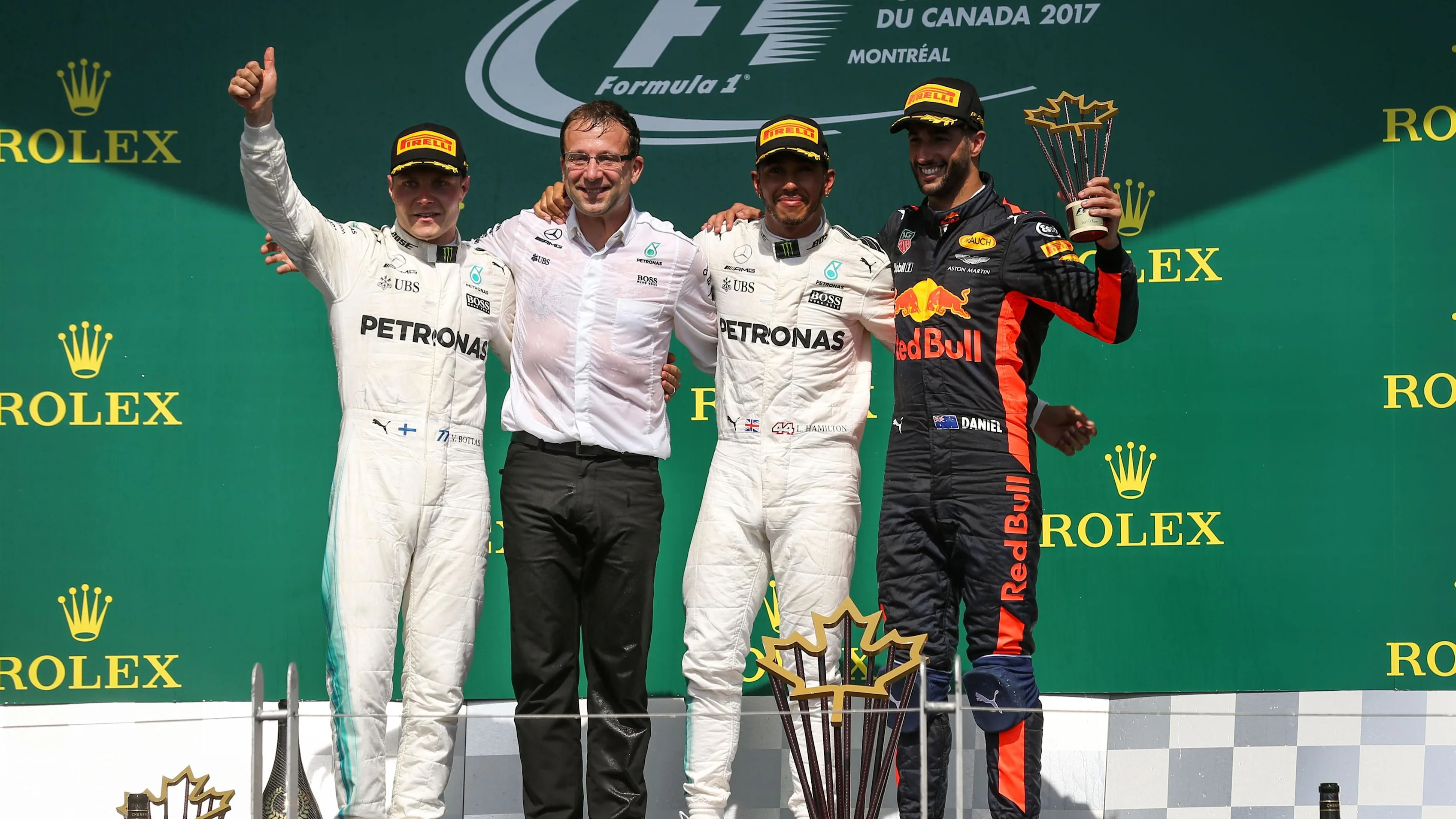 Valtteri Bottas (FIN) Mercedes AMG F1, Loic Serra (SUI) Mercedes AMG F1 Head of Vehicle Dynamics,