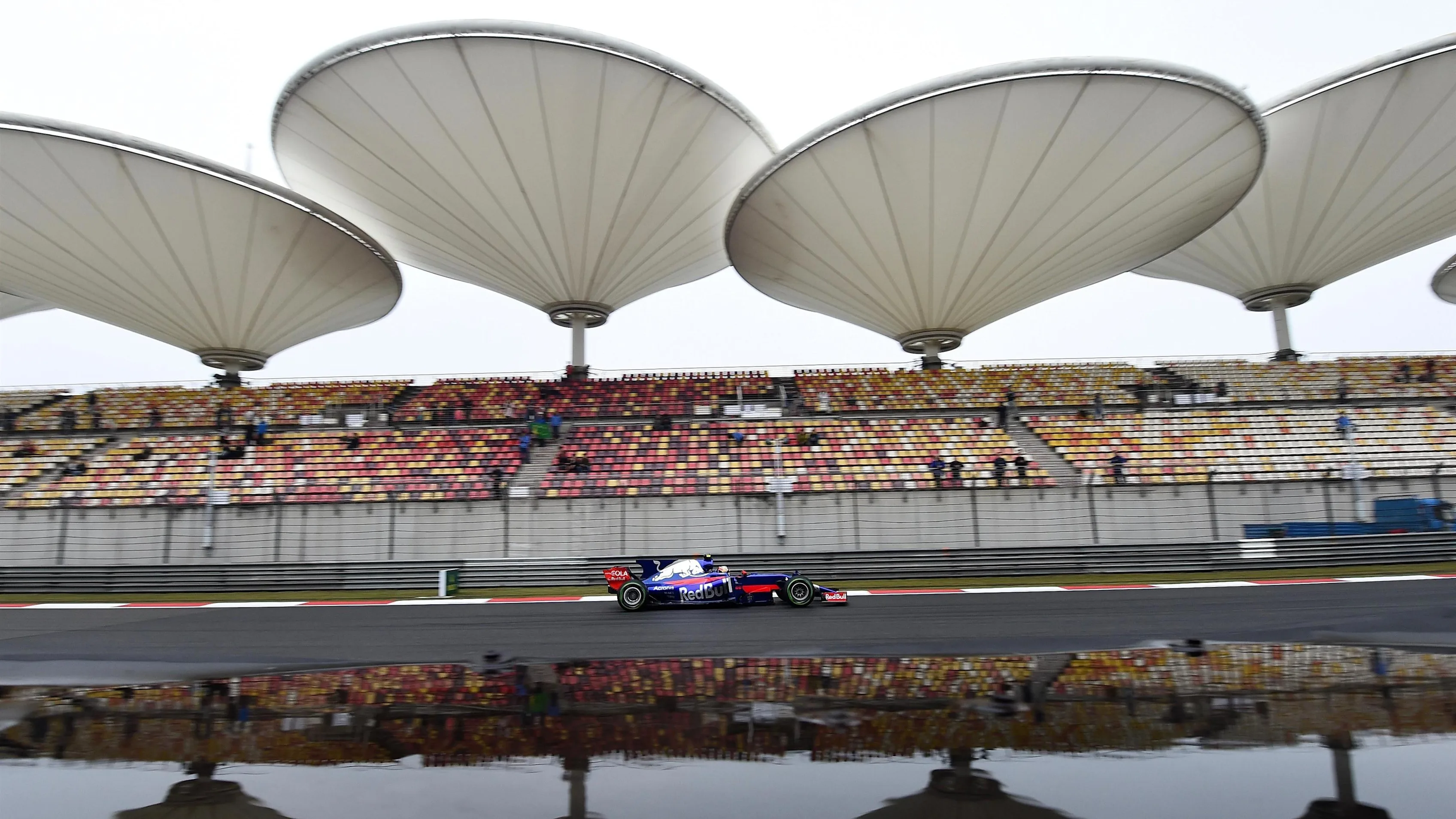 Carlos Sainz jr (ESP) Scuderia Toro Rosso STR12 at Formula One World Championship, Rd2, Chinese Grand Prix, Practice, Shanghai, China, Friday 7 April 2017. © Sutton Motorsport Images