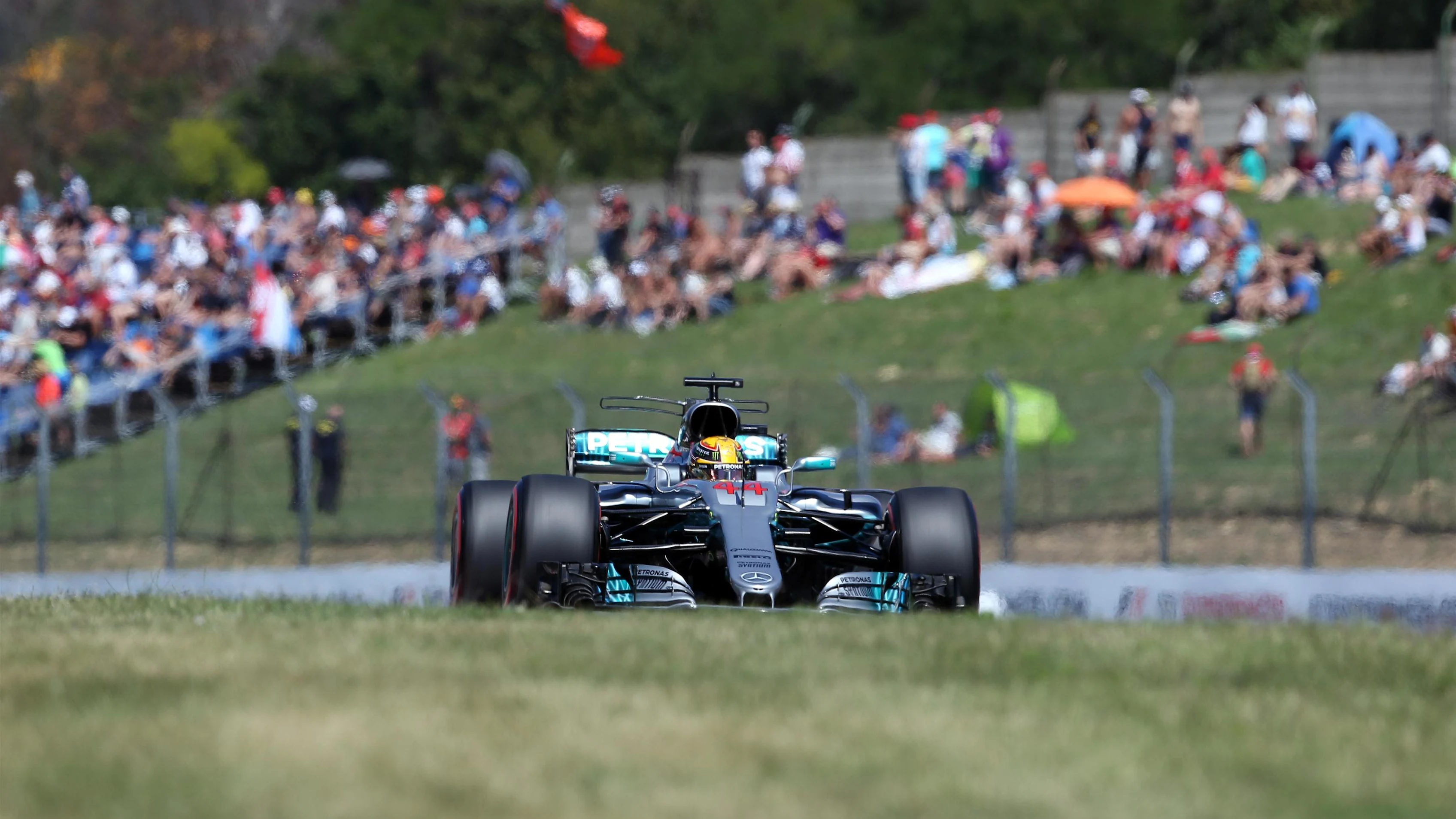 Lewis Hamilton (GBR) Mercedes-Benz F1 W08 Hybrid at Formula One World Championship, Rd11, Hungarian Grand Prix, Qualifying, Hungaroring, Hungary, Saturday 29 July 2017. © Sutton Images