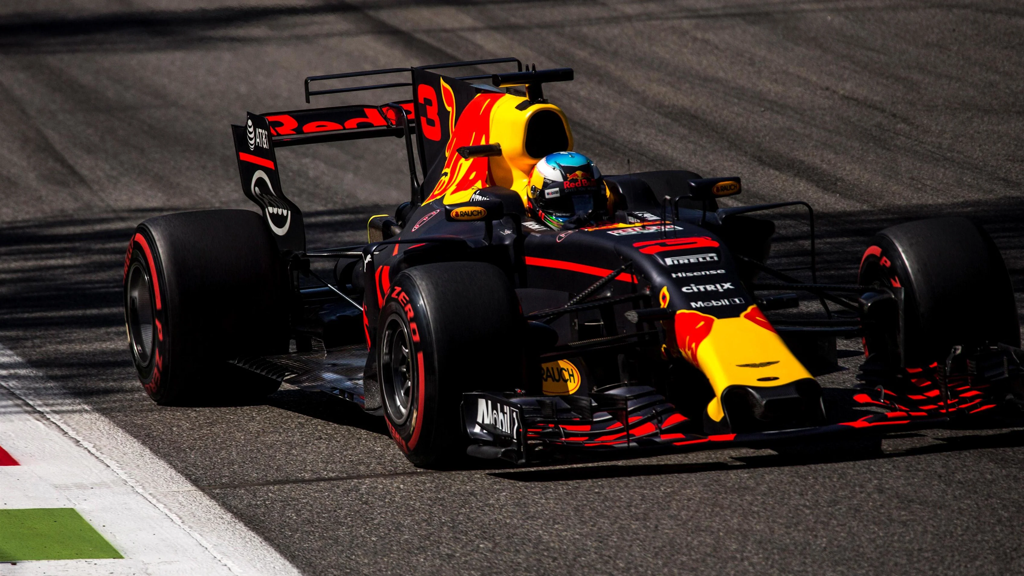 Daniel Ricciardo (AUS) Red Bull Racing RB13 at Formula One World Championship, Rd13, Italian Grand