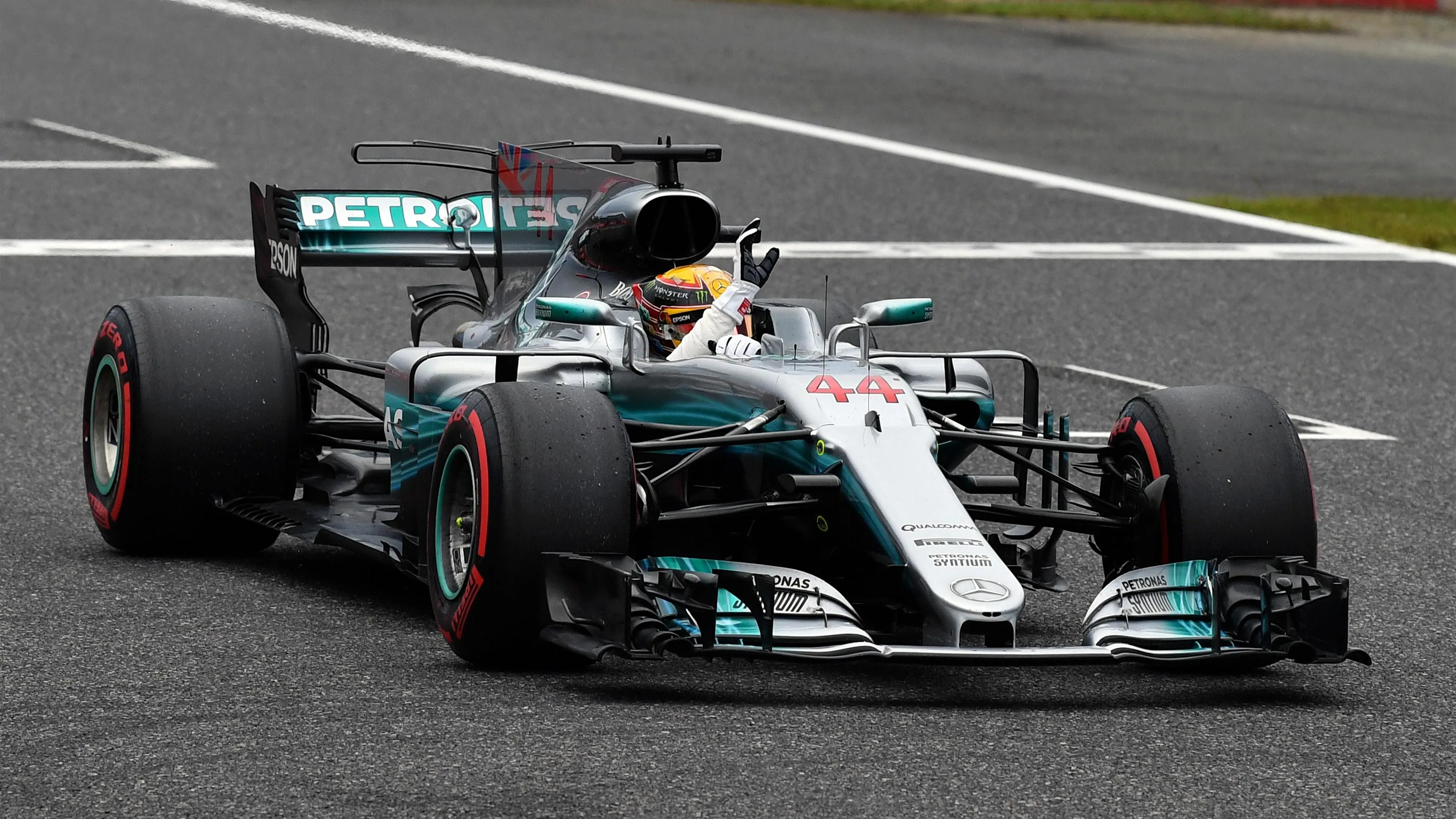 Pole sitter Lewis Hamilton (GBR) Mercedes-Benz F1 W08 Hybrid celebrates in parc ferme at Formula One World Championship, Rd16, Japanese Grand Prix, Qualifying, Suzuka, Japan, Saturday 7 October 2017. © Mark Sutton/Sutton Images