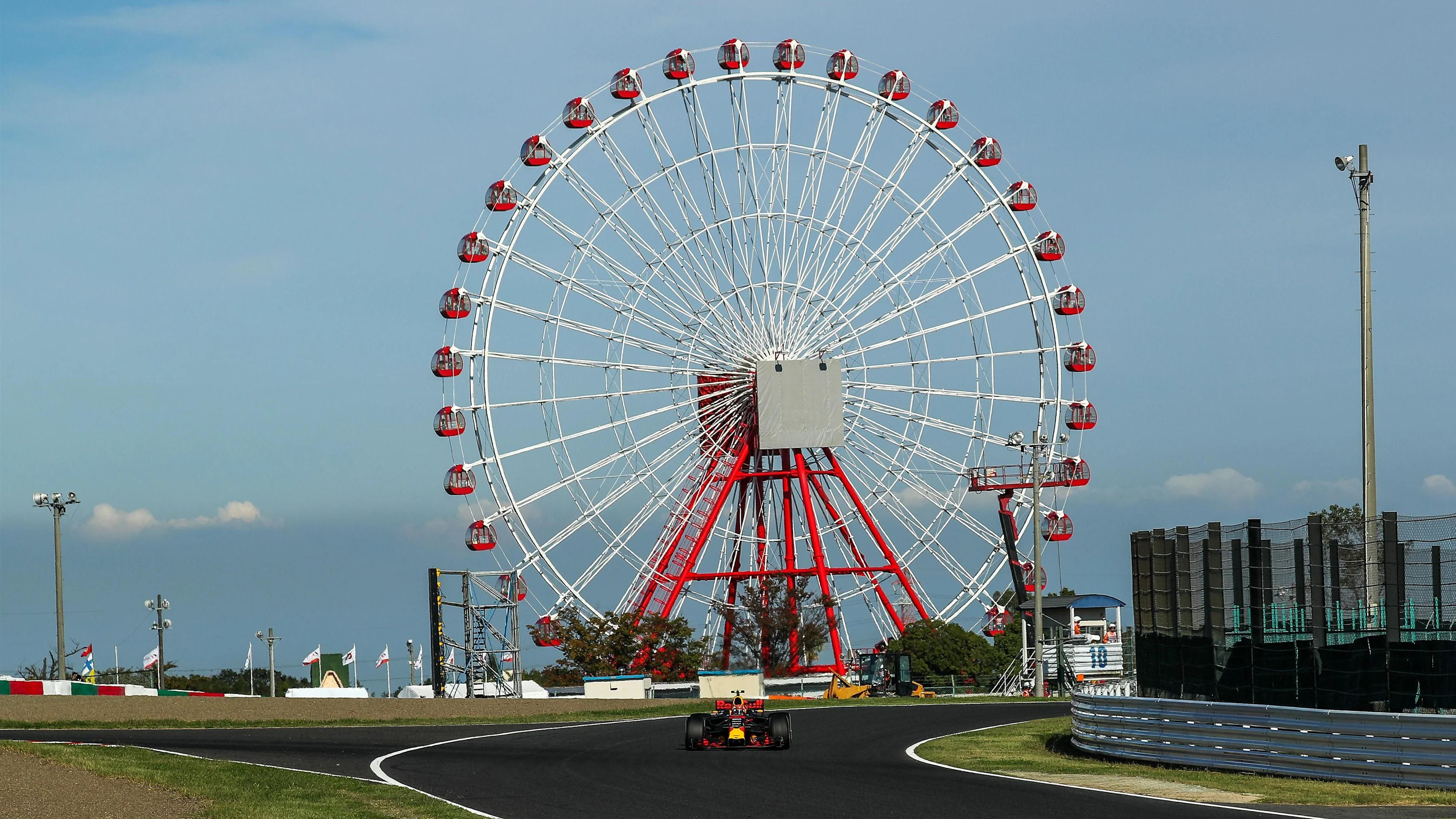 Max Verstappen (NED) Red Bull Racing RB13 at Formula One World Championship, Rd16, Japanese Grand
