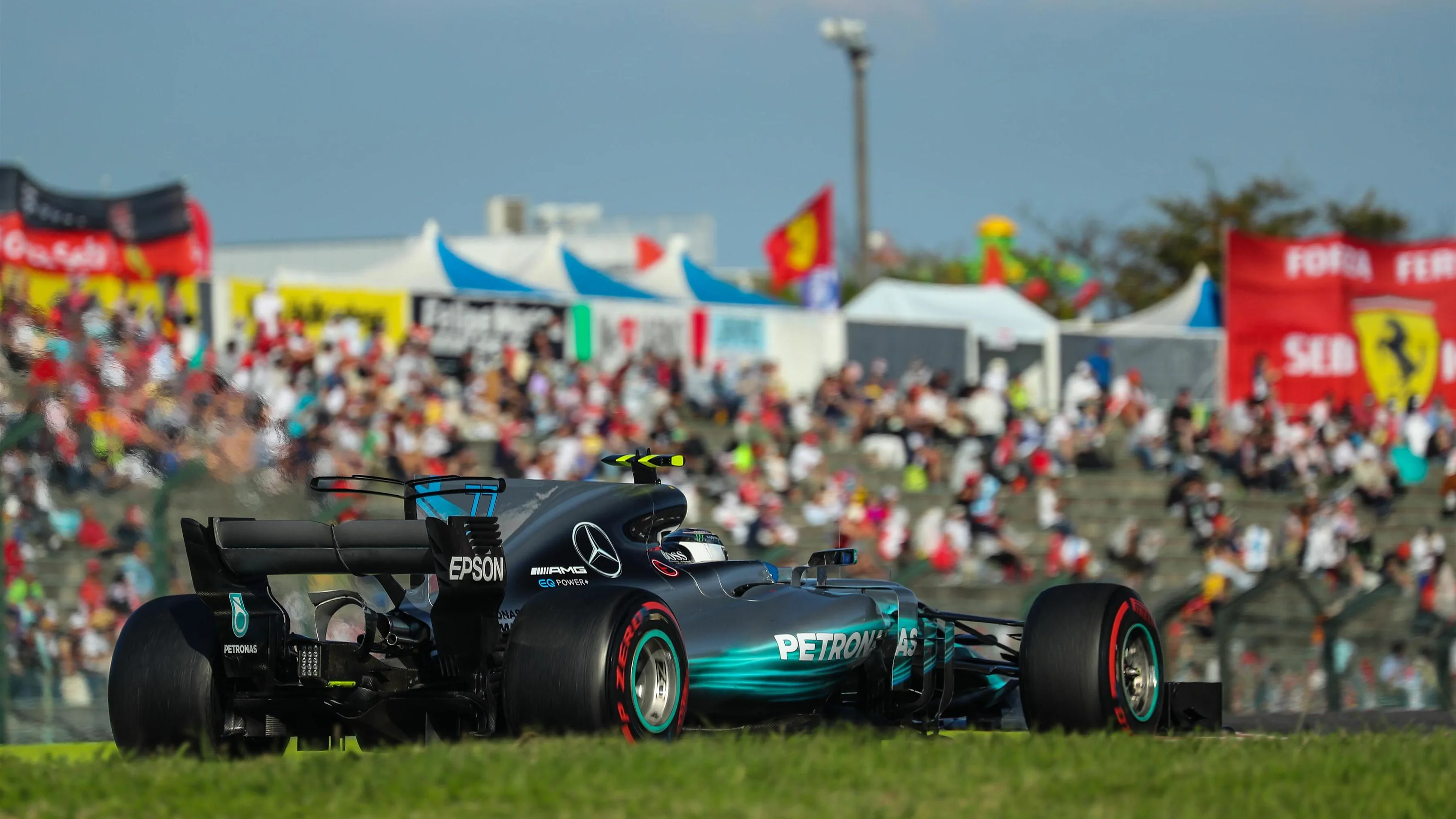 Valtteri Bottas (FIN) Mercedes-Benz F1 W08 Hybrid at Formula One World Championship, Rd16, Japanese