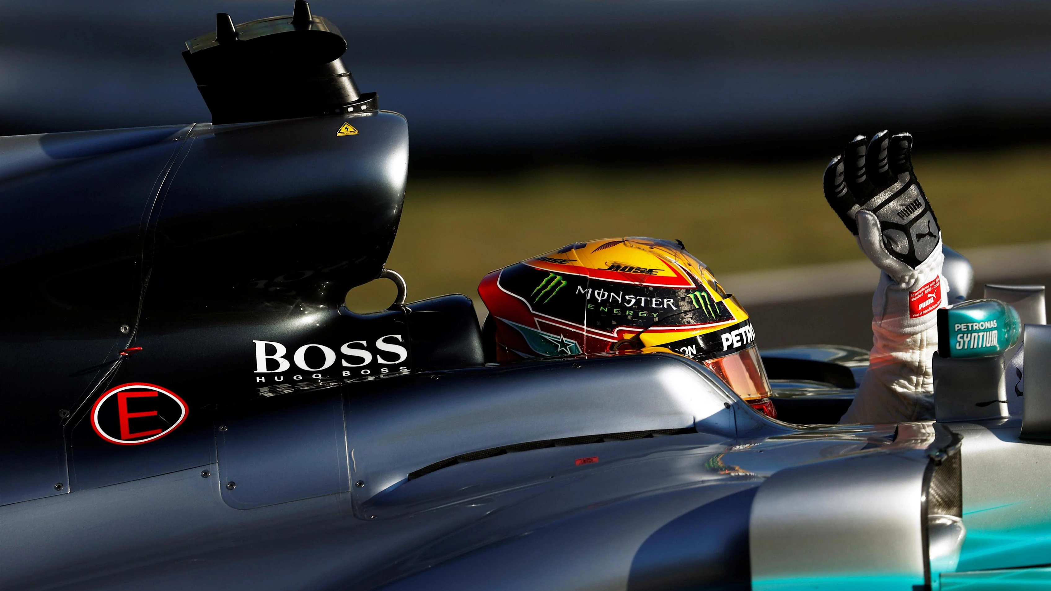 Race winner Lewis Hamilton (GBR) Mercedes-Benz F1 W08 Hybrid celebrates at Formula One World Championship, Rd16, Japanese Grand Prix, Race, Suzuka, Japan, Sunday 8 October 2017. © Glenn Dunbar/LAT/Sutton Images