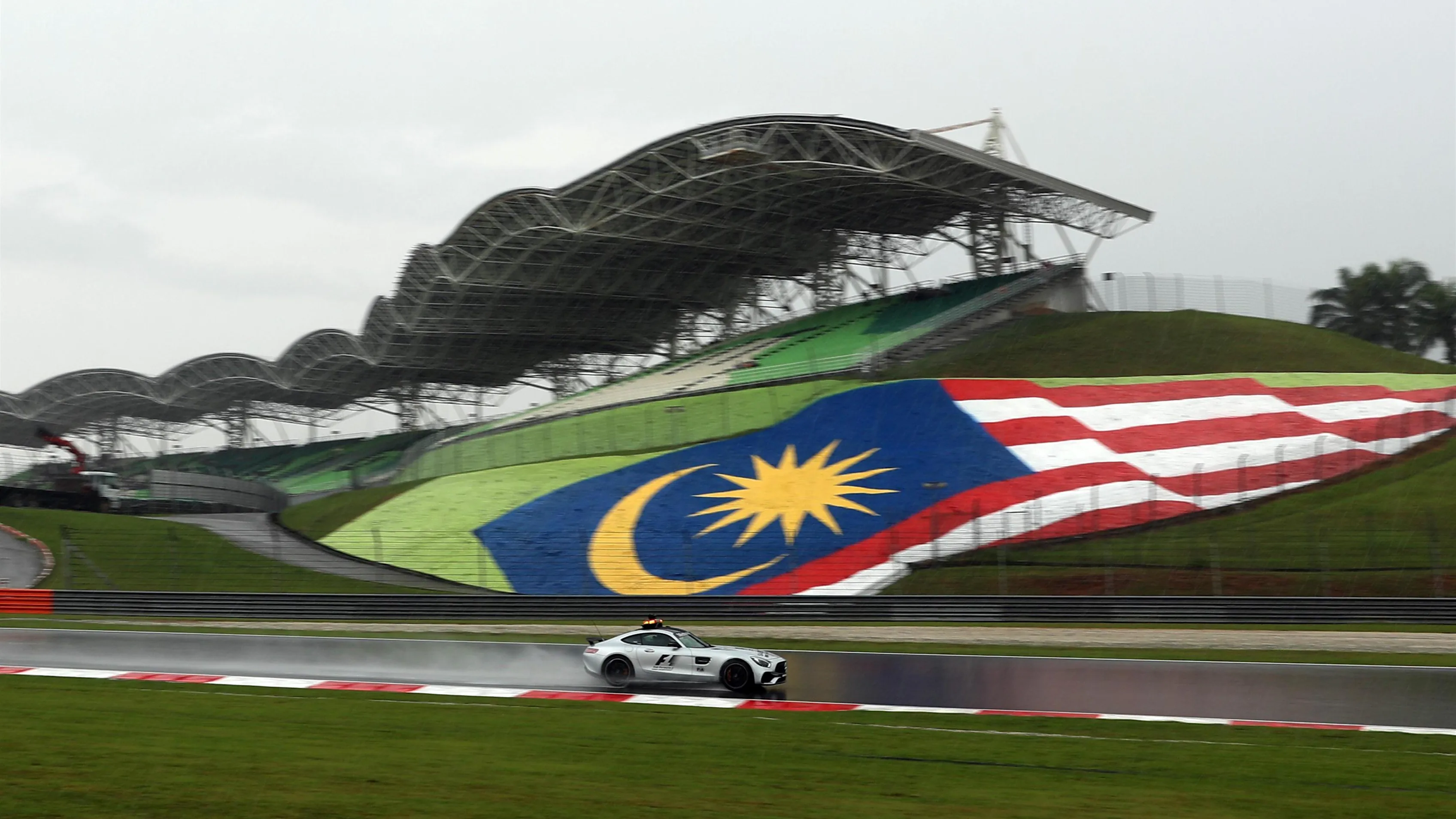 Safety Car at Formula One World Championship, Rd15, Malaysian Grand Prix, Practice, Sepang, Malaysia, Friday 29 September 2017. © Kym Illman/Sutton Images