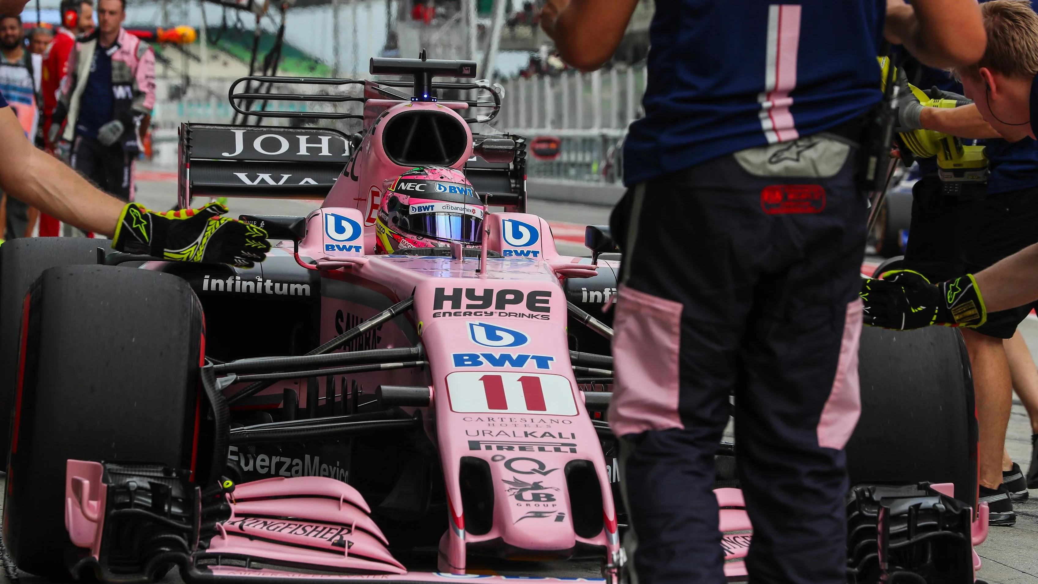 Sergio Perez (MEX) Force India VJM10 makes a practice pitstop at Formula One World Championship, Rd15, Malaysian Grand Prix, Practice, Sepang, Malaysia, Friday 29 September 2017. © Kym Illman/Sutton Images