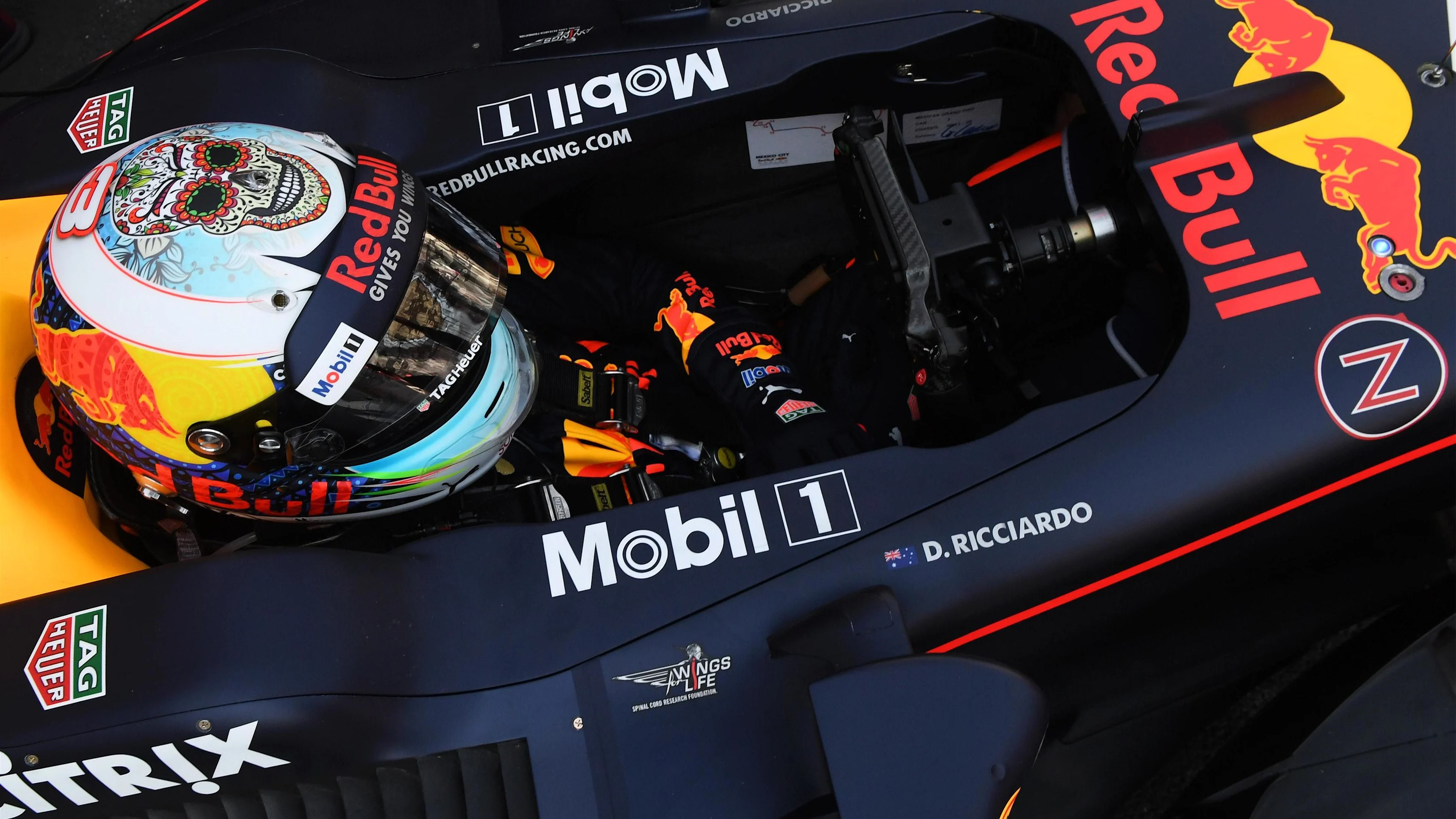 Daniel Ricciardo (AUS) Red Bull Racing RB13 at Formula One World Championship, Rd18, Mexican Grand