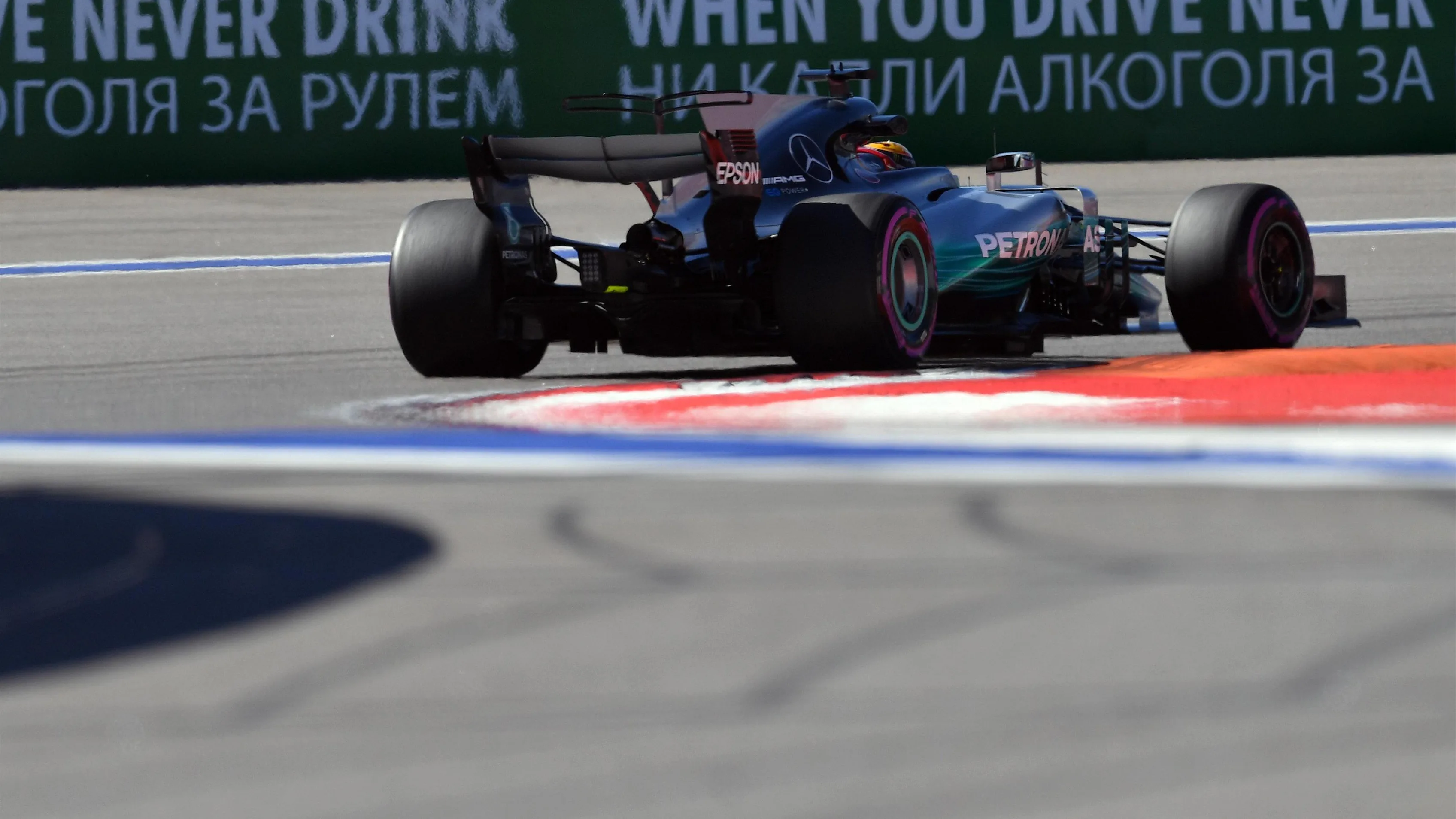 Lewis Hamilton (GBR) Mercedes-Benz F1 W08 Hybrid at Formula One World Championship, Rd4, Russian Grand Prix, Practice, Sochi Autodrom, Sochi, Krasnodar Krai, Russia, Friday 28 April 2017. © Sutton Motorsport Images