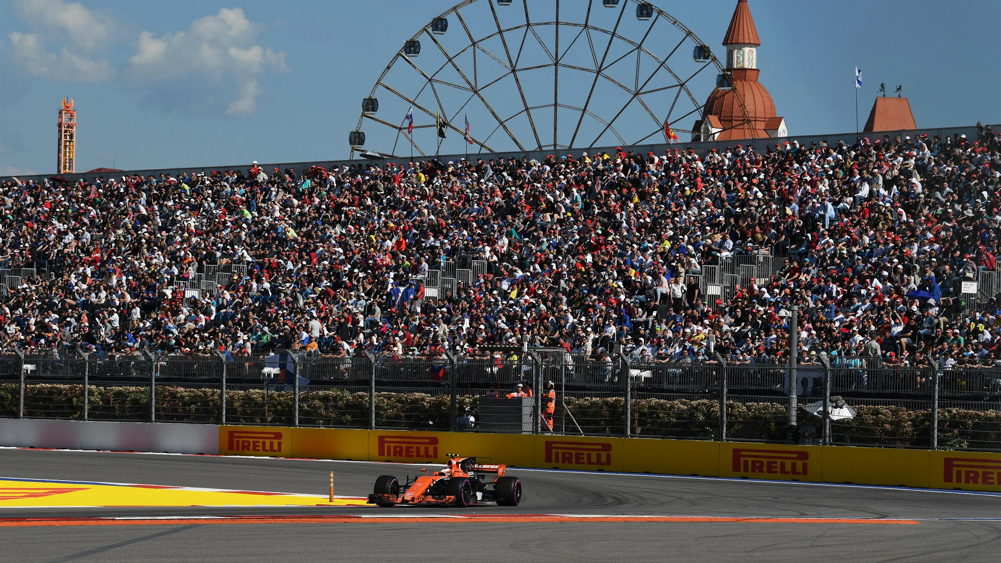 Stoffel Vandoorne (BEL) McLaren MCL32 at Formula One World Championship, Rd4, Russian Grand Prix,