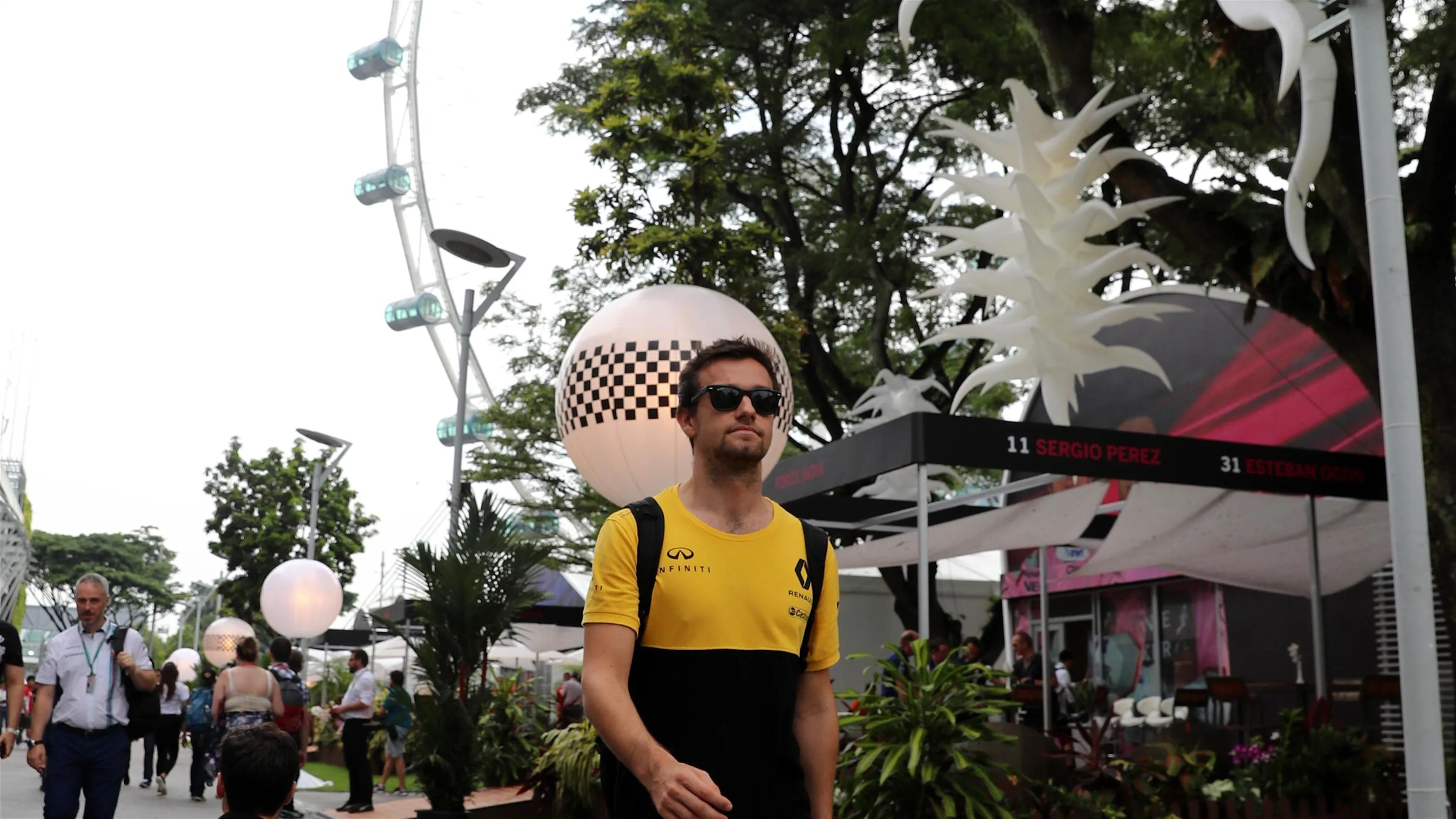 From Friday... Jolyon Palmer (GBR) Renault Sport F1 Team at Formula One World Championship, Rd14, Singapore Grand Prix, Practice, Marina Bay Street Circuit, Singapore, Friday 15 September 2017. © Sutton Images