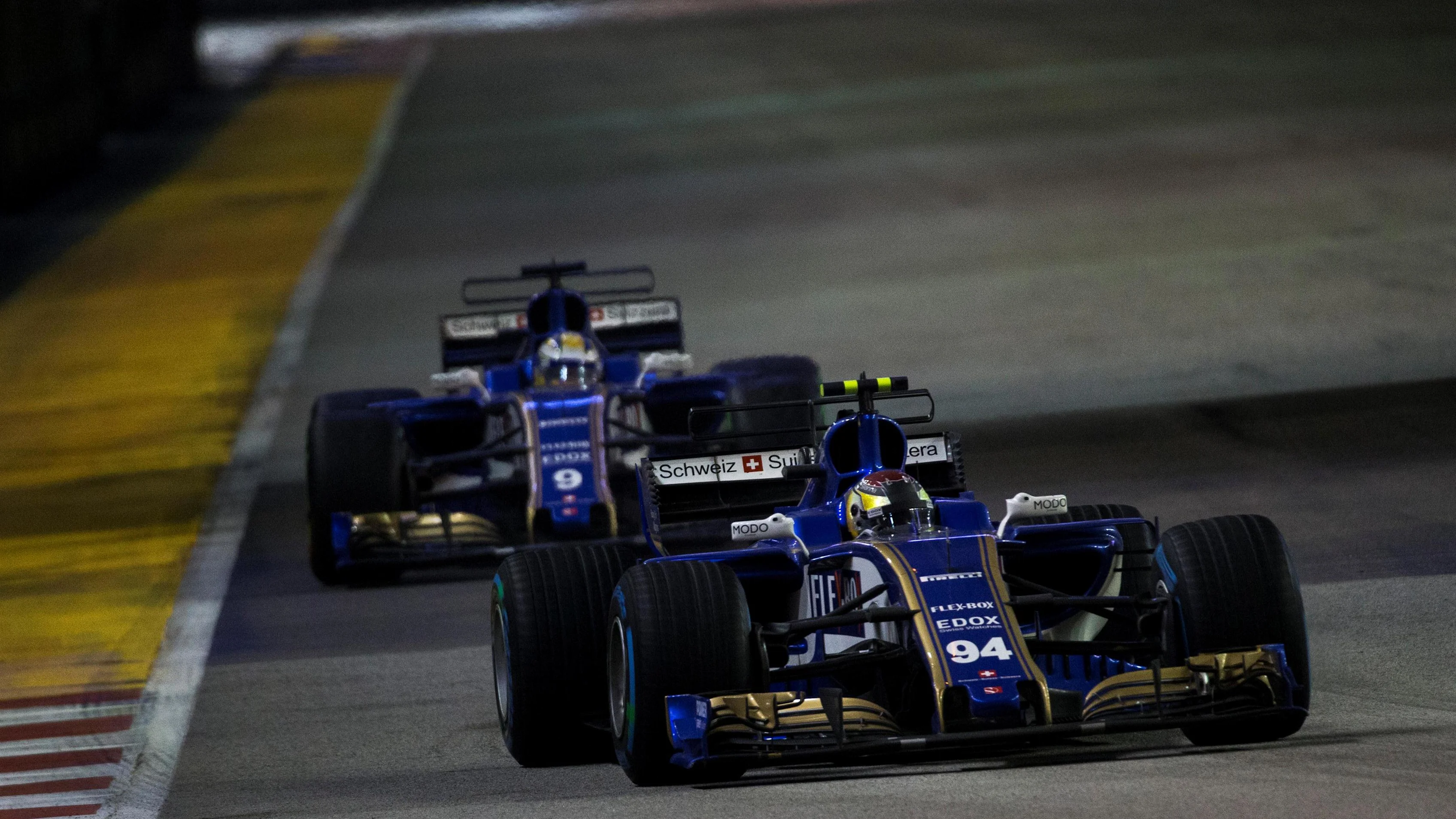 Pascal Wehrlein (GER) Sauber C36 and Marcus Ericsson (SWE) Sauber C36 at Formula One World