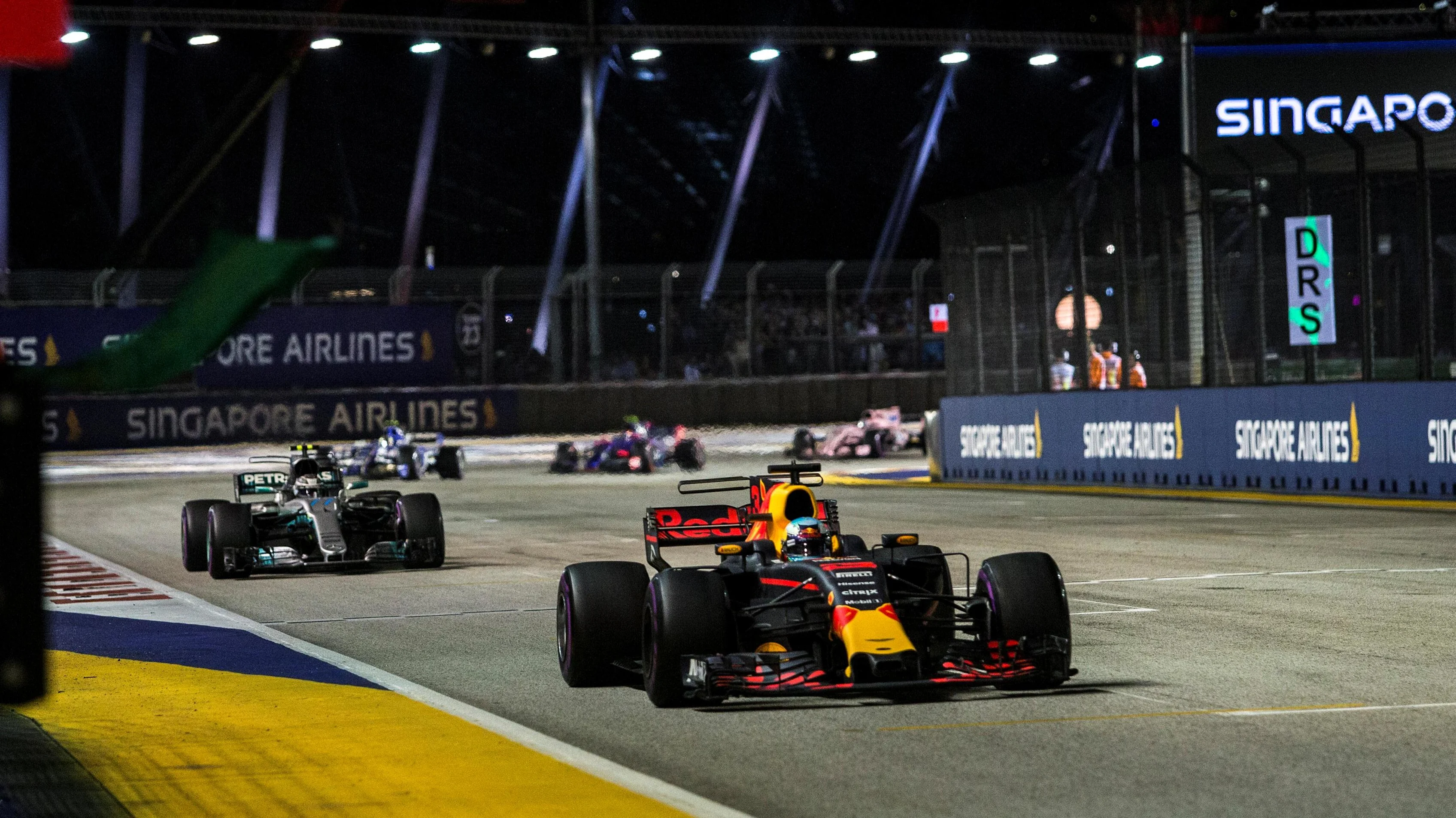 Daniel Ricciardo (AUS) Red Bull Racing RB13 at Formula One World Championship, Rd14, Singapore