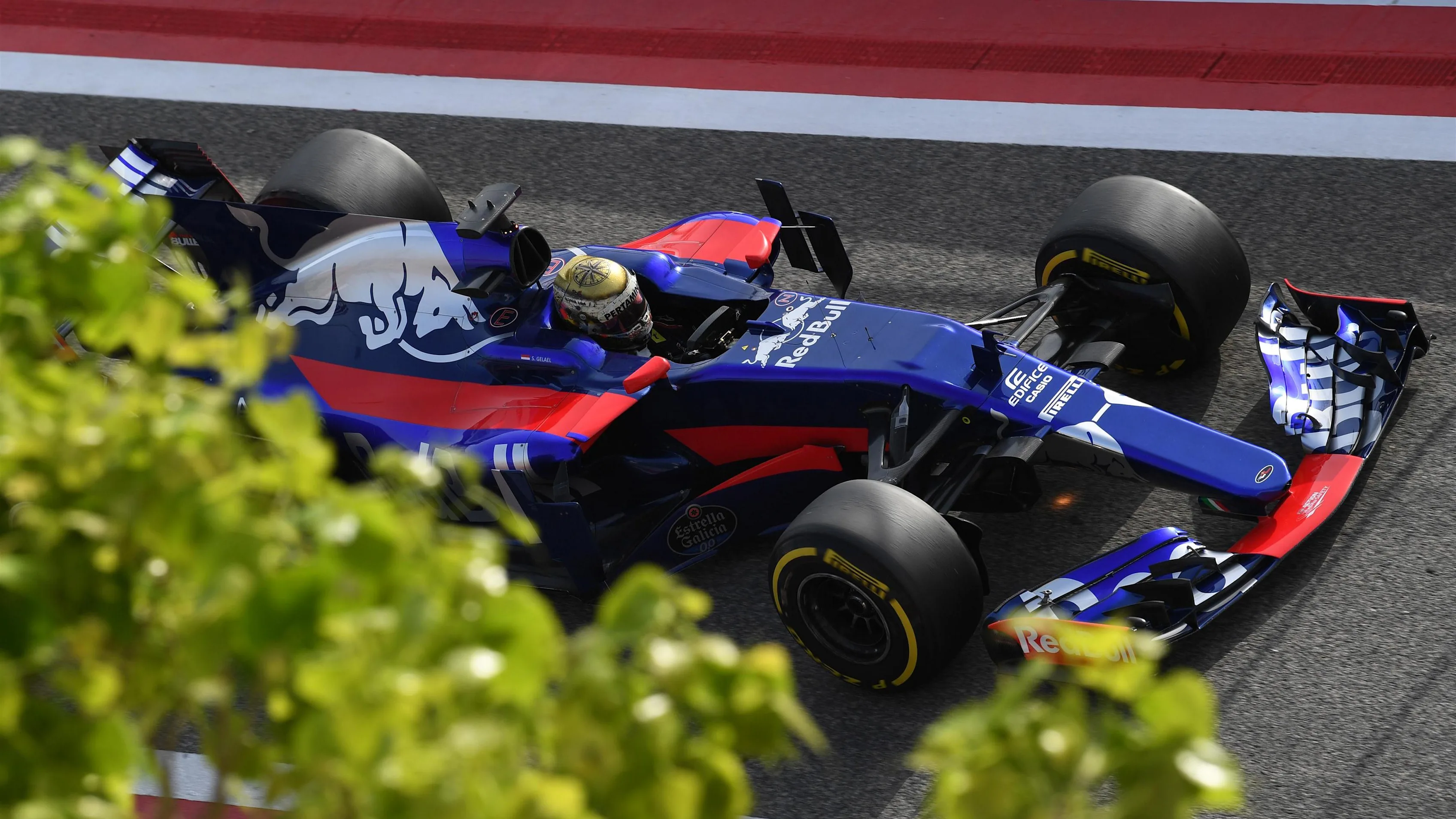 Sean Gelael (INA) Scuderia Toro Rosso STR12 at Formula One Testing, Day One, Bahrain International