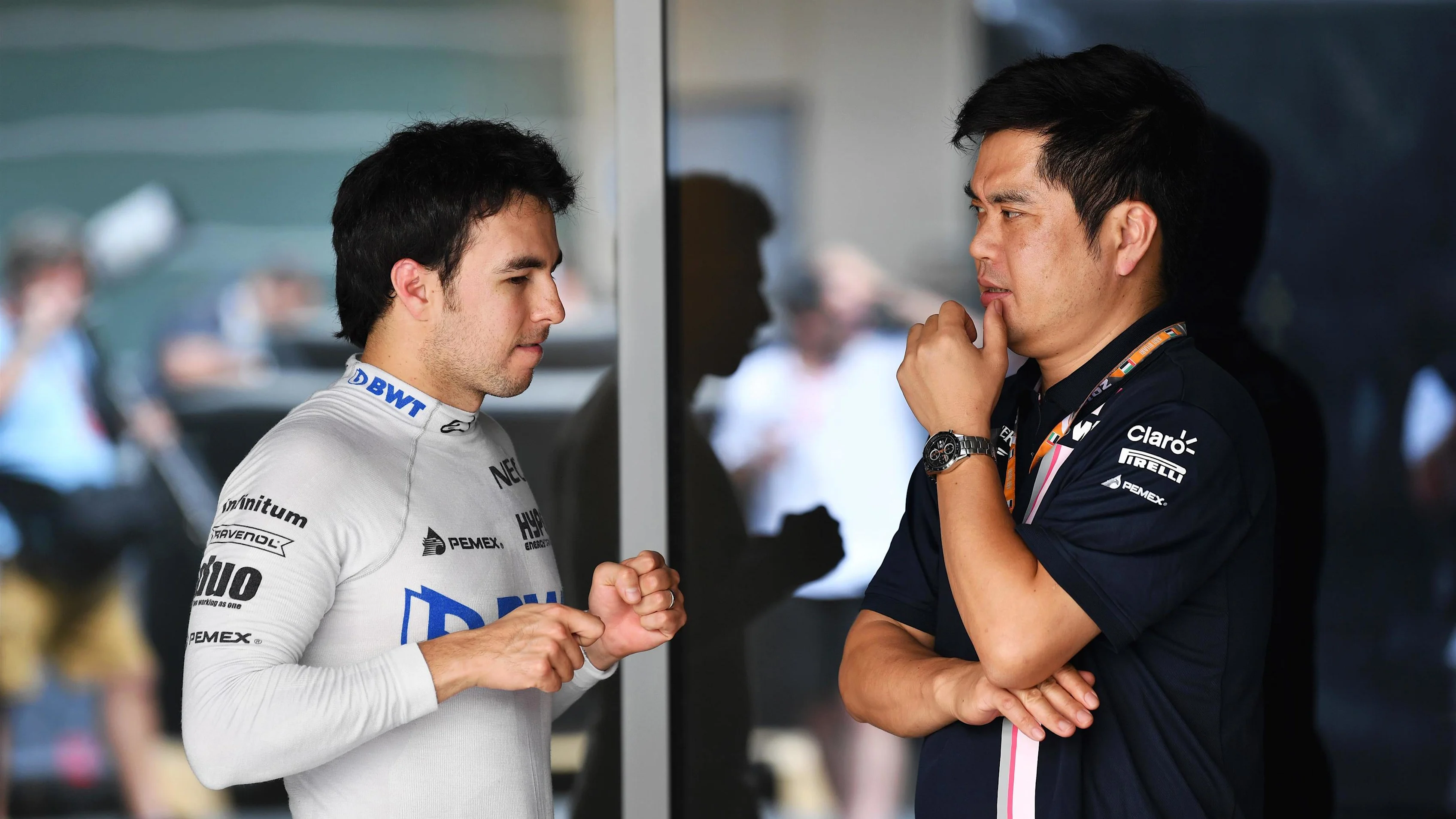 Sergio Perez, Racing Point Force India and Jun Matsuzaki, Force India F1 Team Senior Tyre Engineer