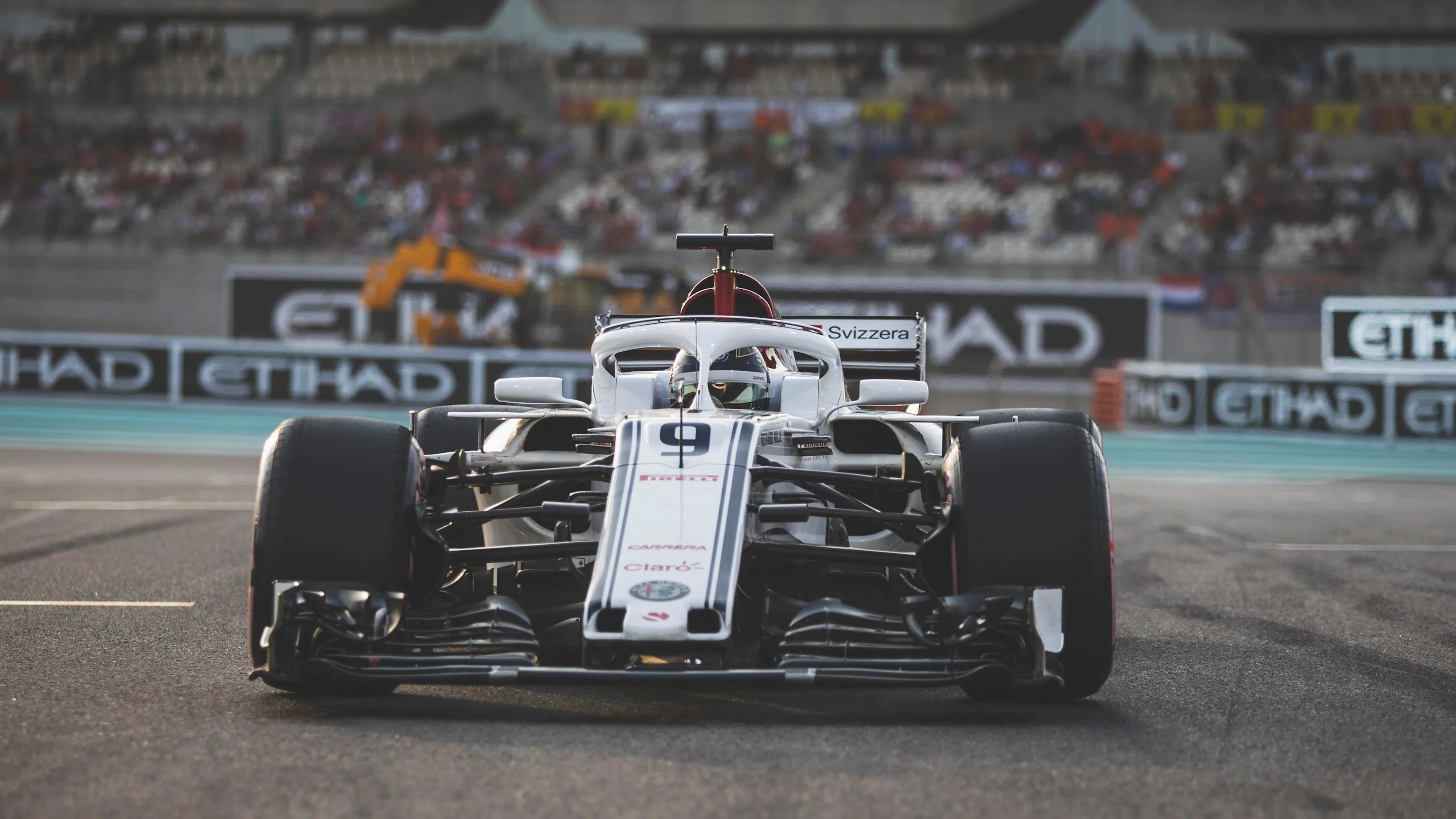 Marcus Ericsson, Alfa Romeo Sauber C37 on the grid at Formula One World Championship, Rd21, Abu