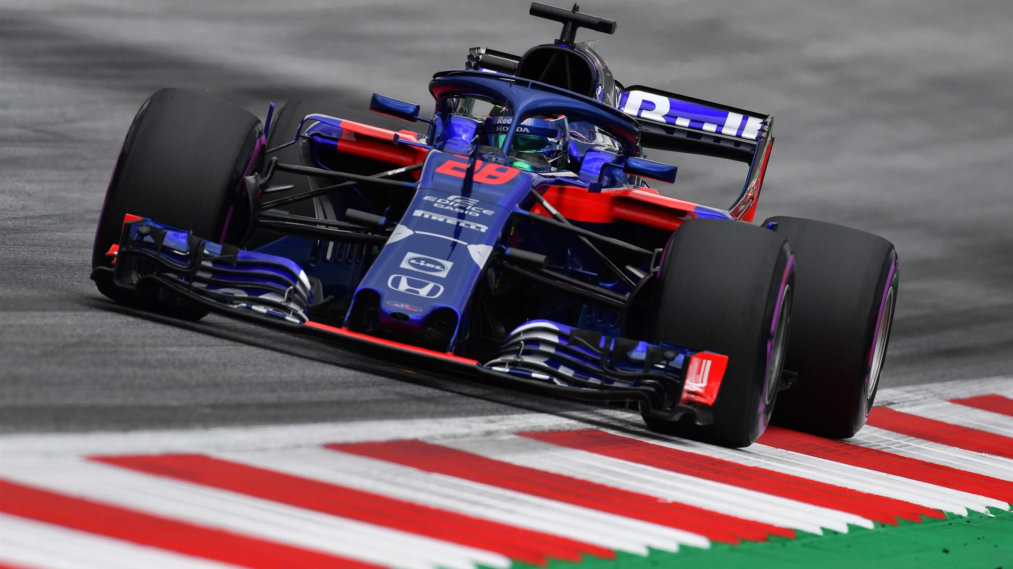 Brendon Hartley (NZL) Scuderia Toro Rosso STR13 at Formula One World Championship, Rd9, Austrian