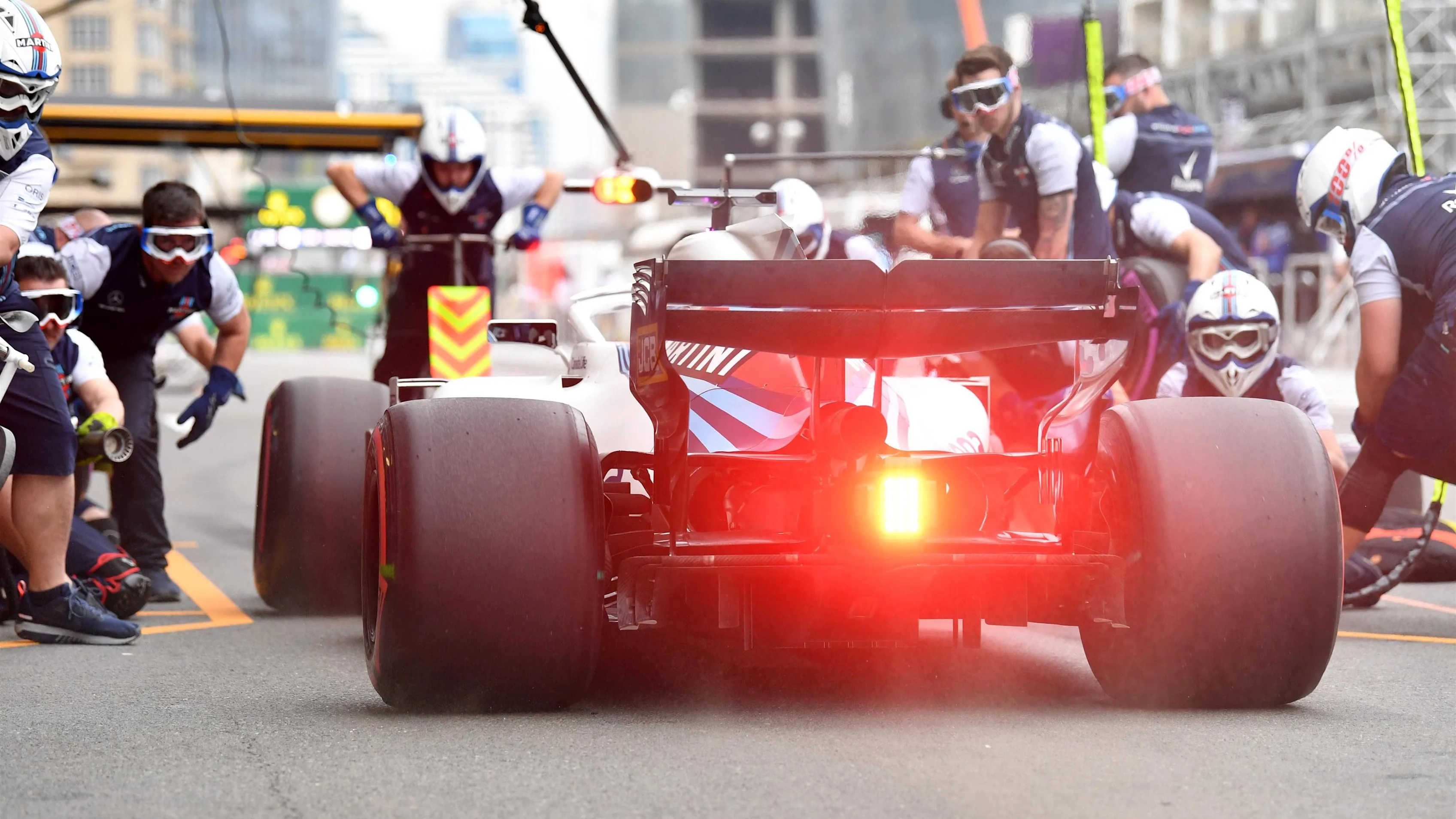 Lance Stroll (CDN) Williams FW41 pit stop at Formula One World Championship, Rd4, Azerbaijan Grand Prix, Practice, Baku City Circuit, Baku, Azerbaijan, Friday 27 April 2018. © Mark Sutton/Sutton Images