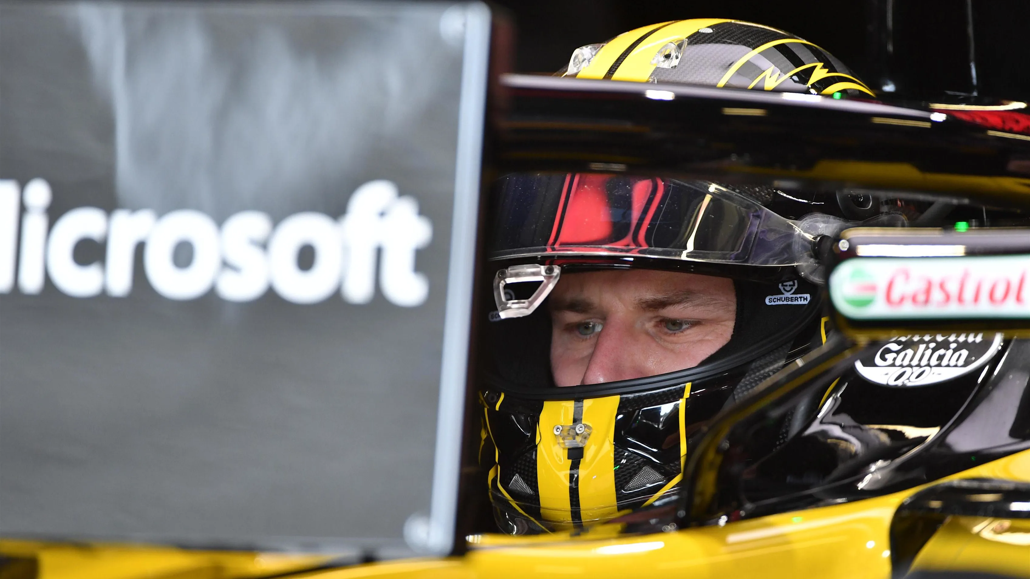 Nico Hulkenberg (GER) Renault Sport F1 Team RS18 at Formula One World Championship, Rd4, Azerbaijan Grand Prix, Practice, Baku City Circuit, Baku, Azerbaijan, Friday 27 April 2018. © Mark Sutton/Sutton Images