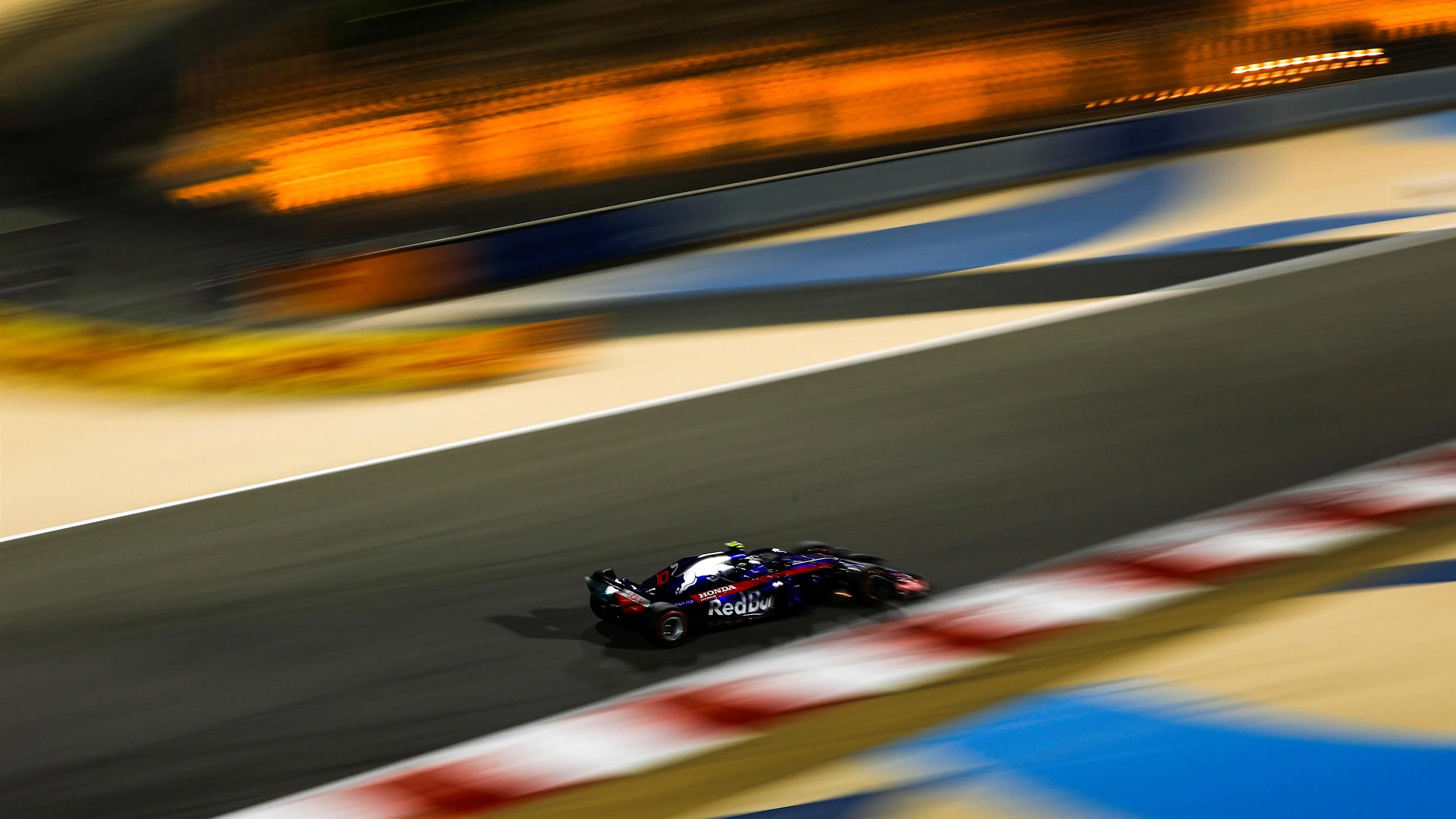 Pierre Gasly (FRA) Scuderia Toro Rosso STR13 at Formula One World Championship, Rd2, Bahrain Grand Prix, Race, Bahrain International Circuit, Sakhir, Bahrain, Sunday 8 April 2018. © Manuel Goria/Sutton Images