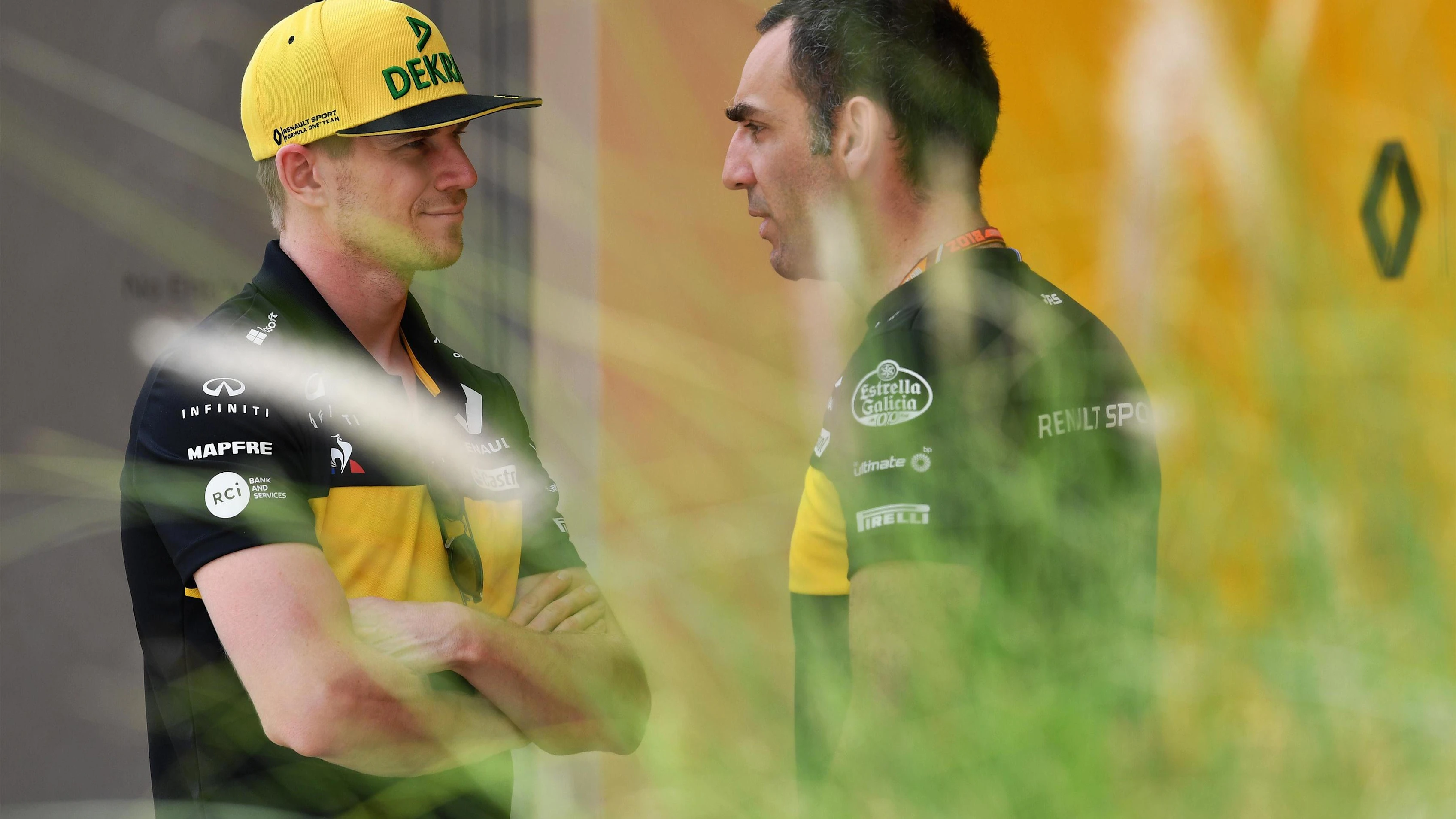 Nico Hulkenberg (GER) Renault Sport F1 Team and Cyril Abiteboul (FRA) Renault Sport F1 Managing