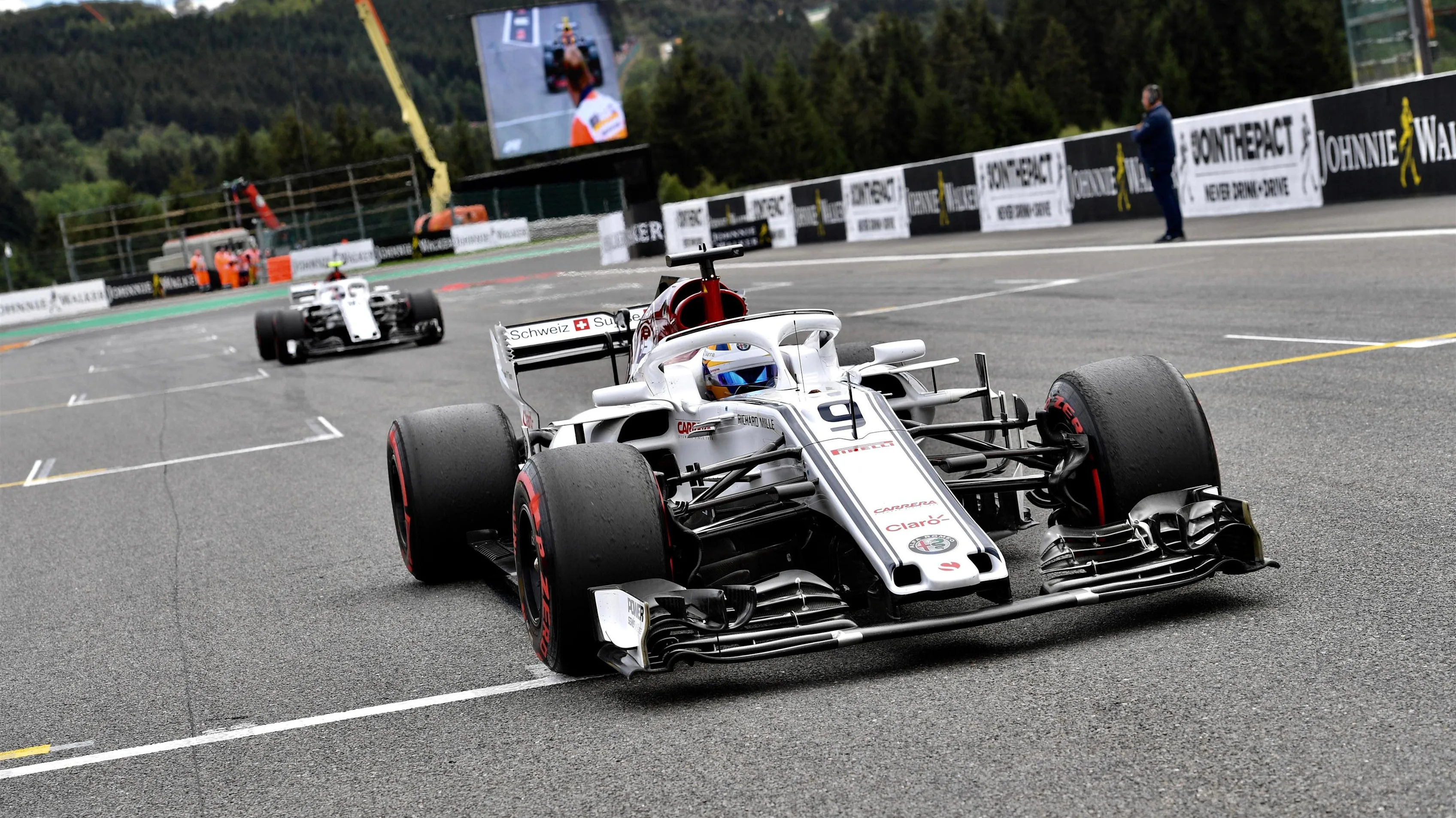 Marcus Ericsson, Alfa Romeo Sauber C37 on the grid at Formula One World Championship, Rd13, Belgian