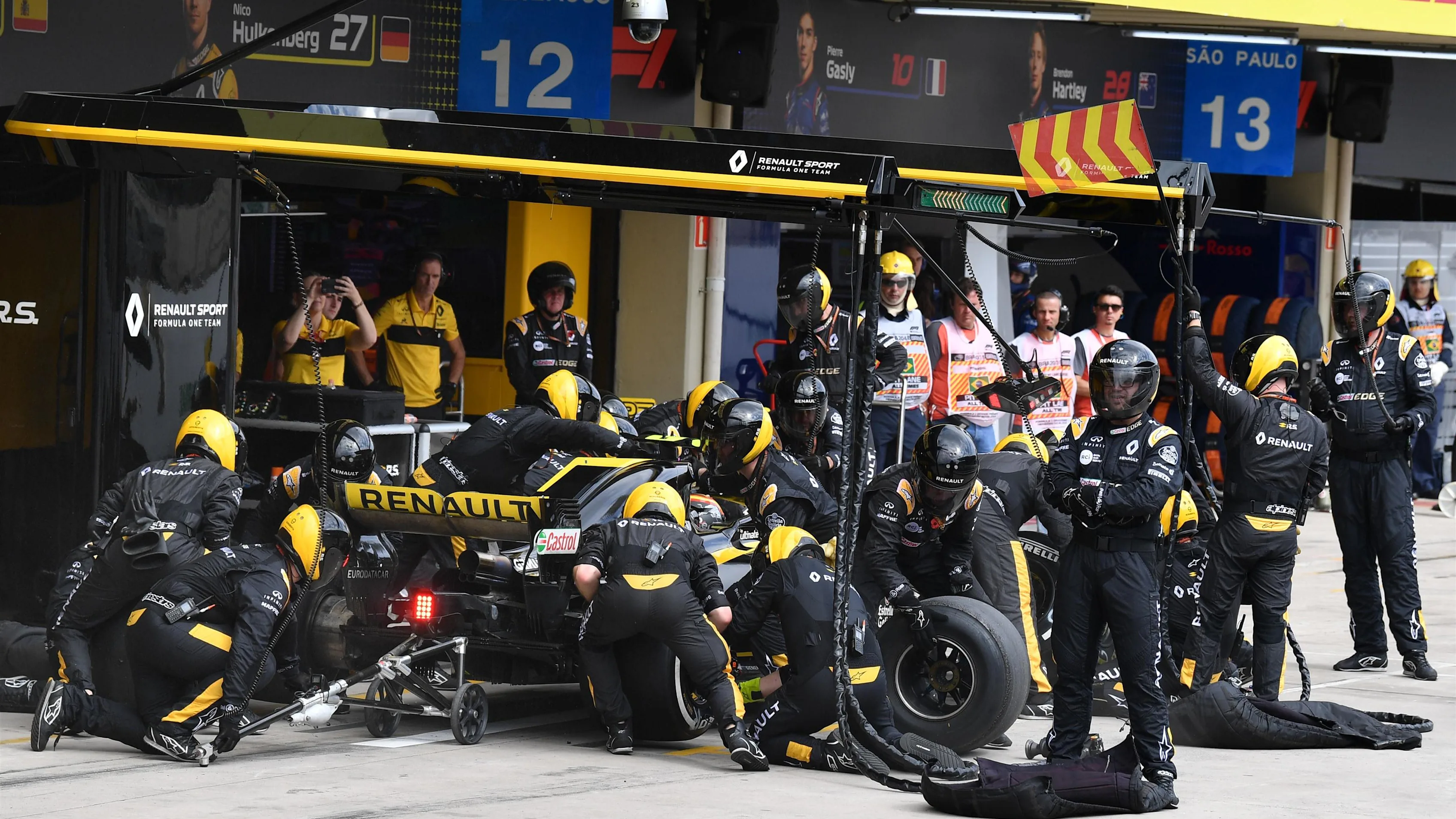 Nico Hulkenberg, Renault Sport F1 Team R.S. 18 pit stop at Formula One World Championship, Rd20, Brazilian Grand Prix, Race, Interlagos, Sao Paulo, Brazil, Sunday 11 November 2018.